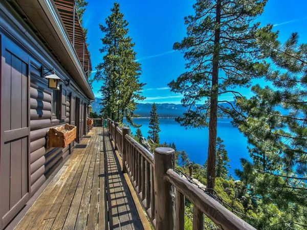 8 of the Most Stunning Log Cabin Homes in America