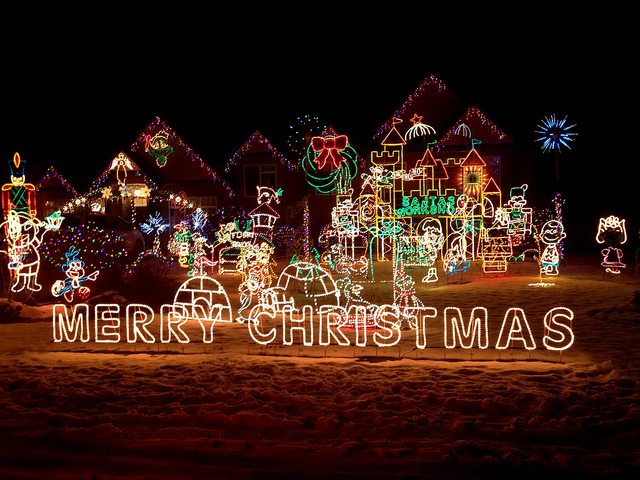 15 Over-the-Top Light Displays That Won Christmas