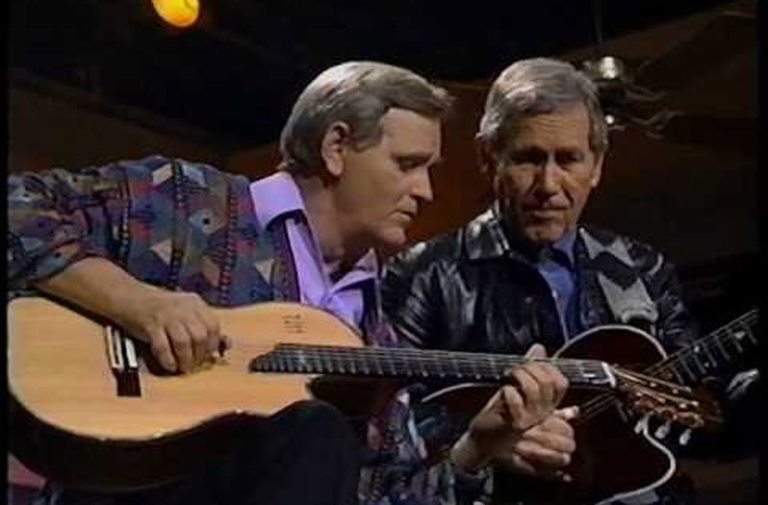 Watch Jerry Reed and Chet Atkins Make Guitar Look Easy - Wide Open Country