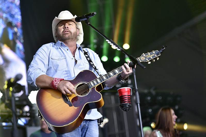 Toby Keith to Release Greatest Hits Album 'The Show Dog Years'