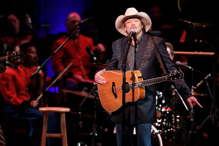 'Sissy's Song': The Story Behind Alan Jackson's Song of Grief and Loss