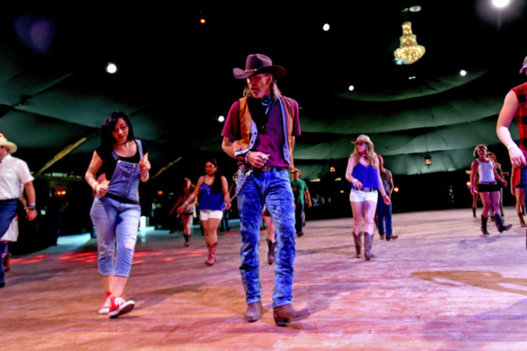 line-dancing-songs-the-12-best-boot-scootin-songs-of-all-time