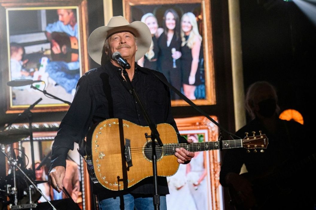 Alan Jackson's Kids Are Grown Up: Meet His Three Daughters