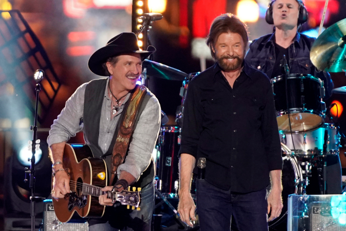 Songs About Dancing: The 10 Best Country Tunes to Dance To