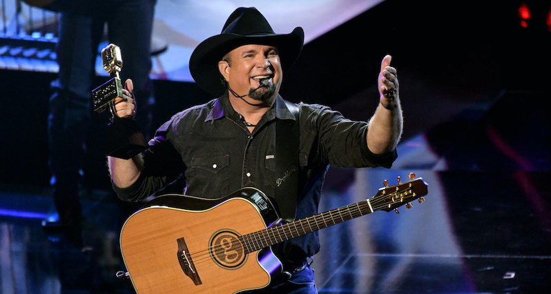 Garth Brooks to Open 'Classic Honky-Tonk' in Downtown Nashville