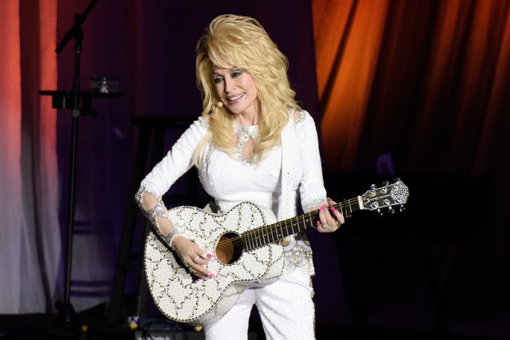 Dolly Parton Confirms Retirement From Touring