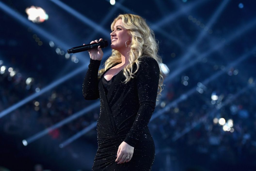 Kelly Clarkson Shares Details on New Album