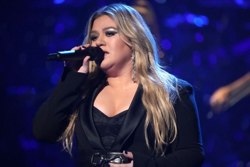 kelly-clarkson-reveals-the-saddest-song-she-s-ever-written