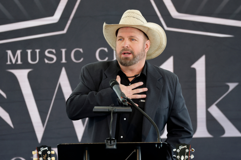 Garth Brooks Addresses Bud Light Backlash