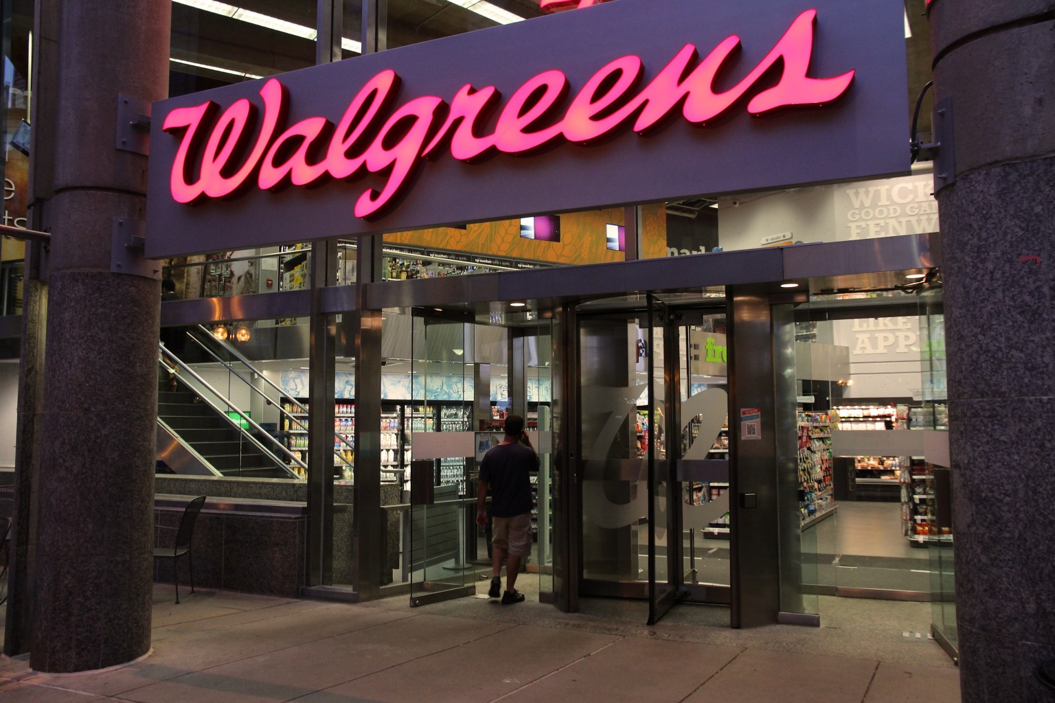 What Are Walgreens' Christmas Hours in 2025?