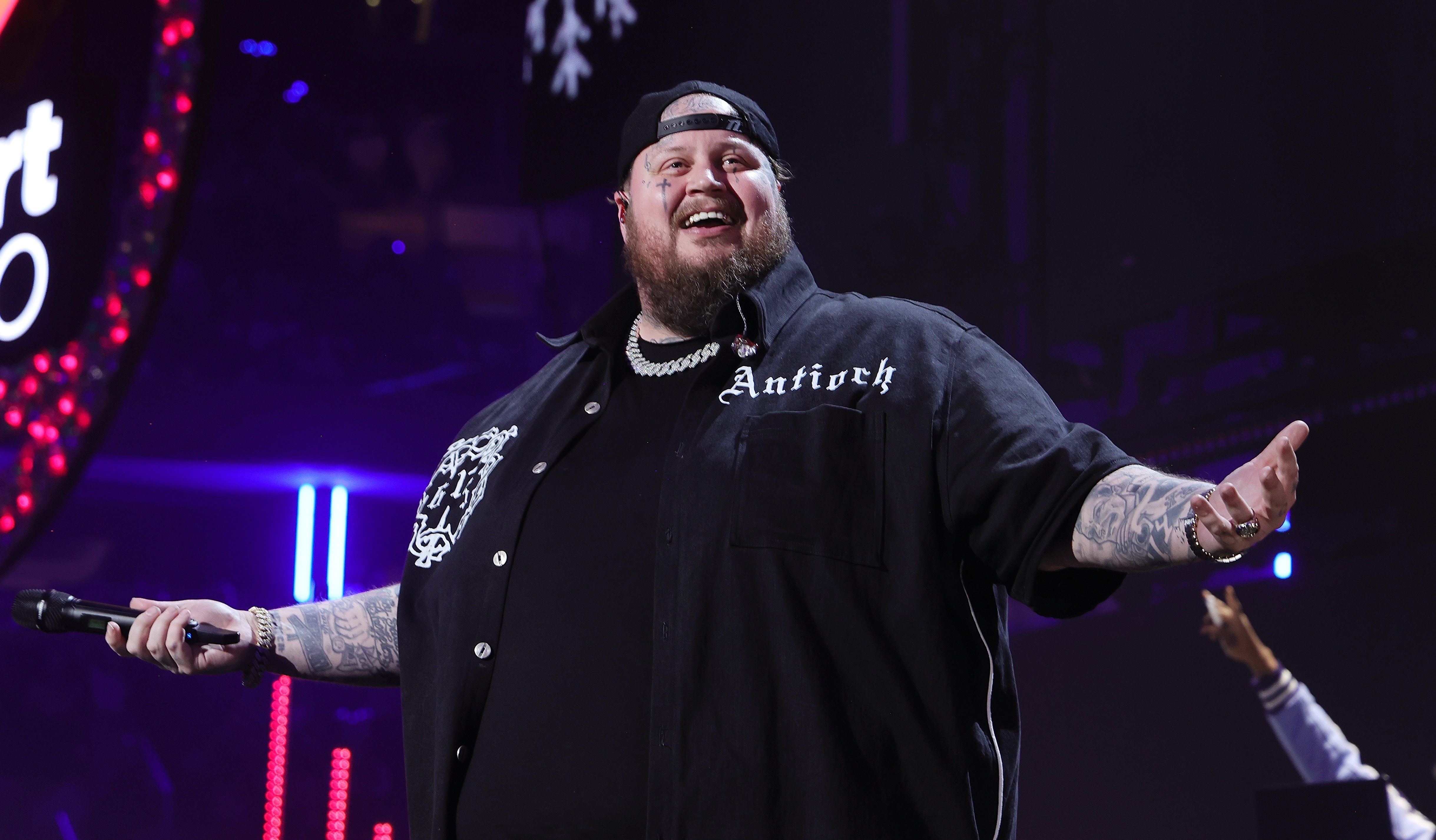 NEW YORK, NEW YORK - DECEMBER 08: Jelly Roll performs onstage during iHeartRadio z100's Jingle Ball 2023 Presented By Capital One at Madison Square Garden on December 08, 2023 in New York City.