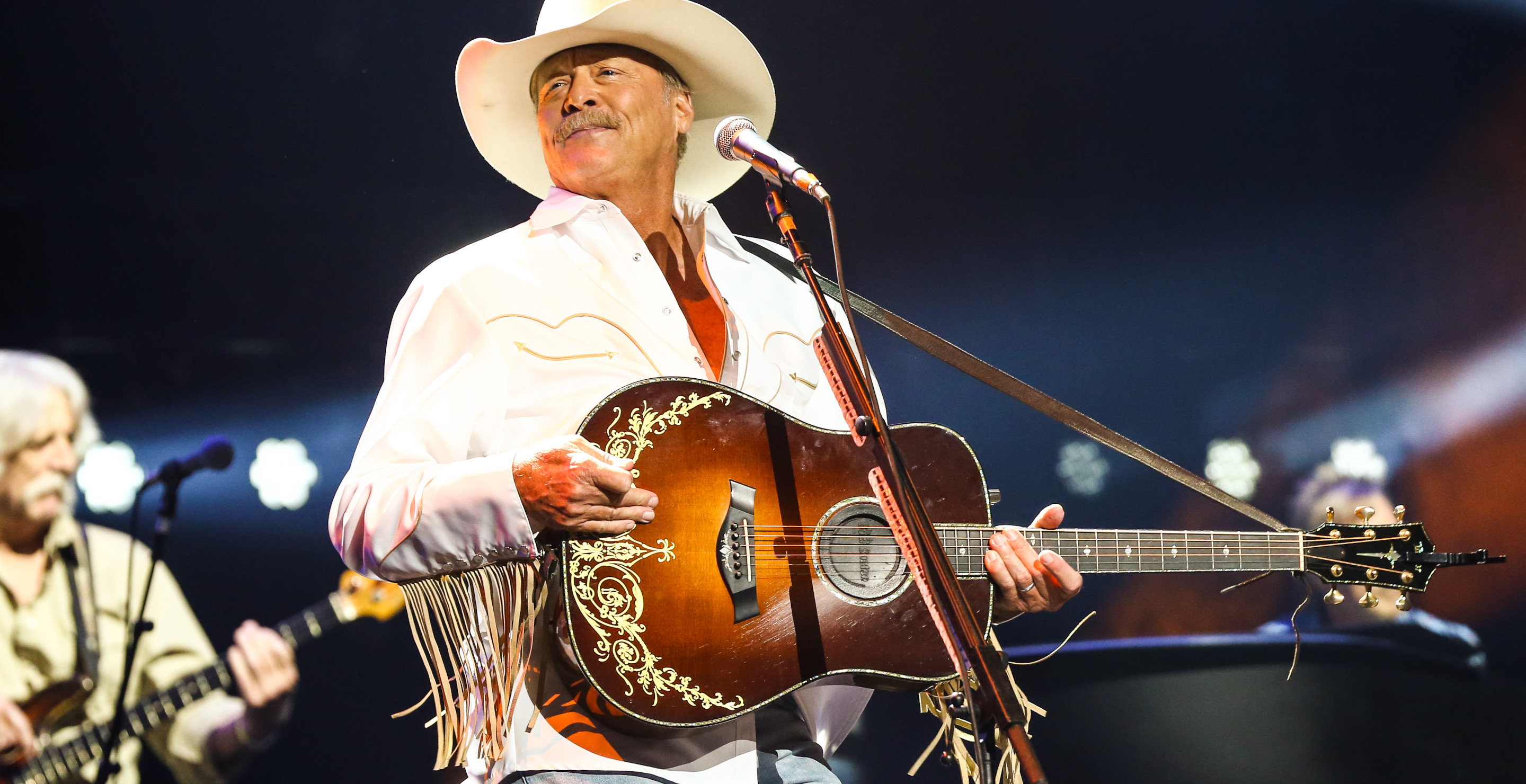 Alan Jackson's Saying Goodbye With Final Tour Dates Has Fans Emotional