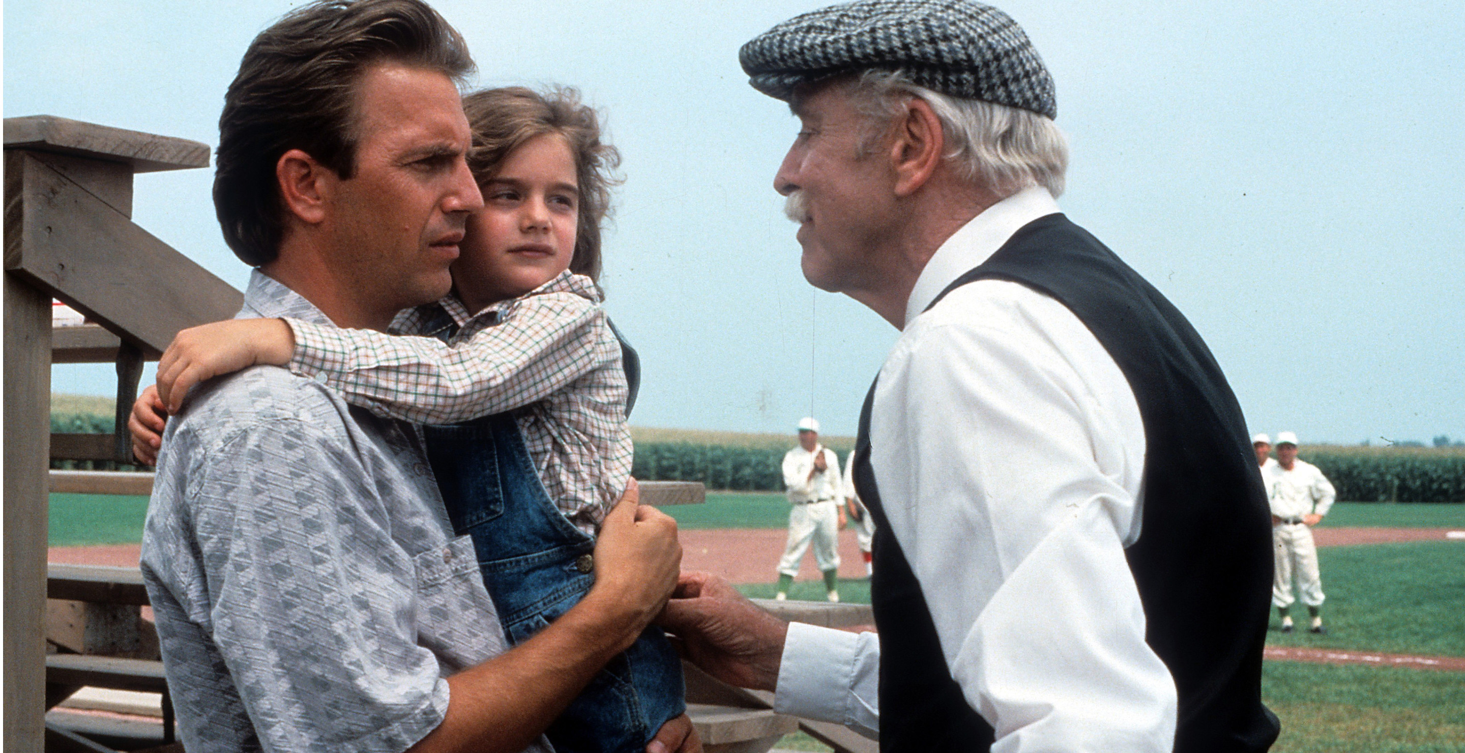 Field-of-Dreams-Star-Gaby-Hoffmann-Shades-On-Screen-Father-Kevin-Costner