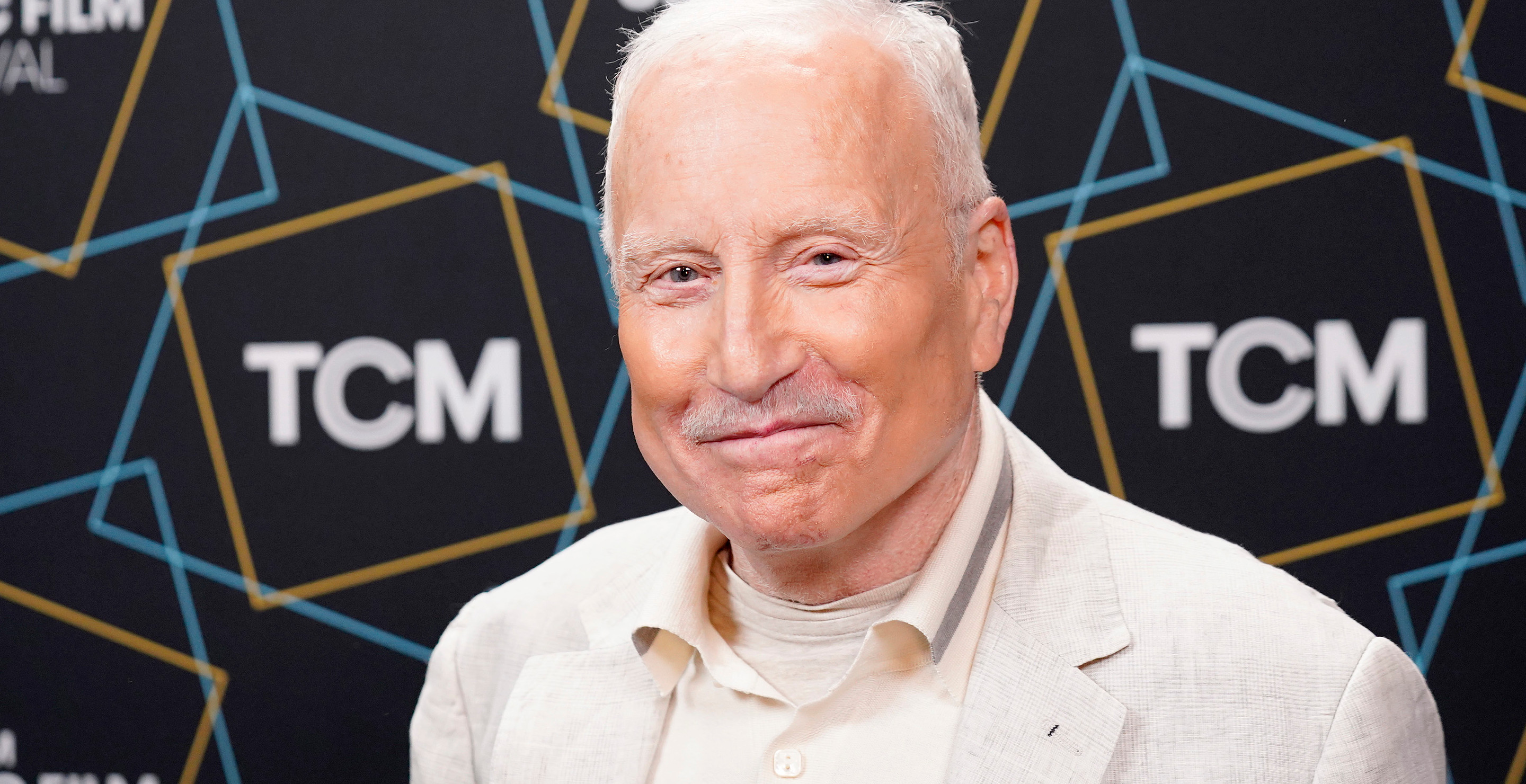 Movie Theater Apologizes For Richard Dreyfuss After Actor Draws Controversy