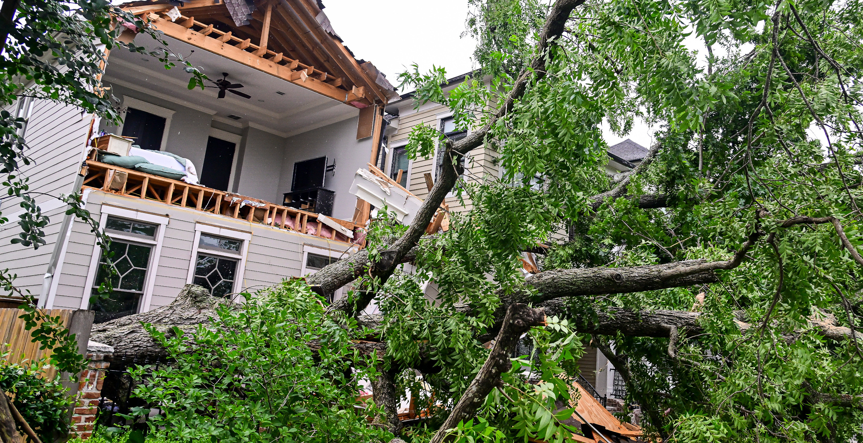 Things Get Apocalyptic In Houston As Severe Winds Blow Down Trees, Construction Crane, and Break Windows