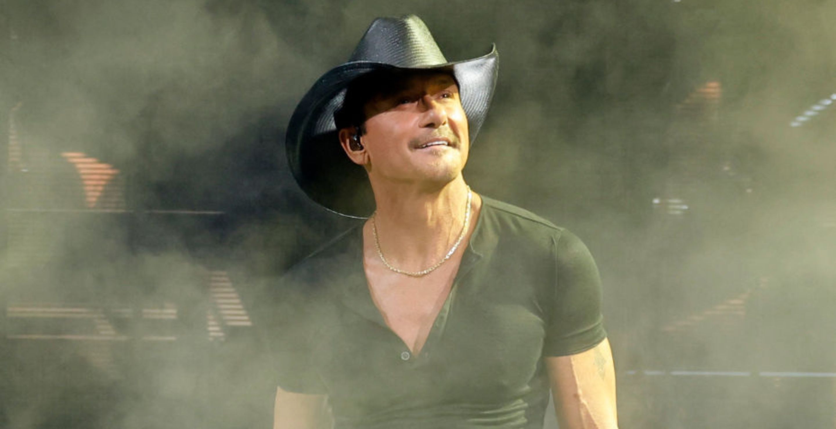 Tim McGraw Just Tossed His Hat In Ring For Most Adorable Baby Gender Reveal At Concert