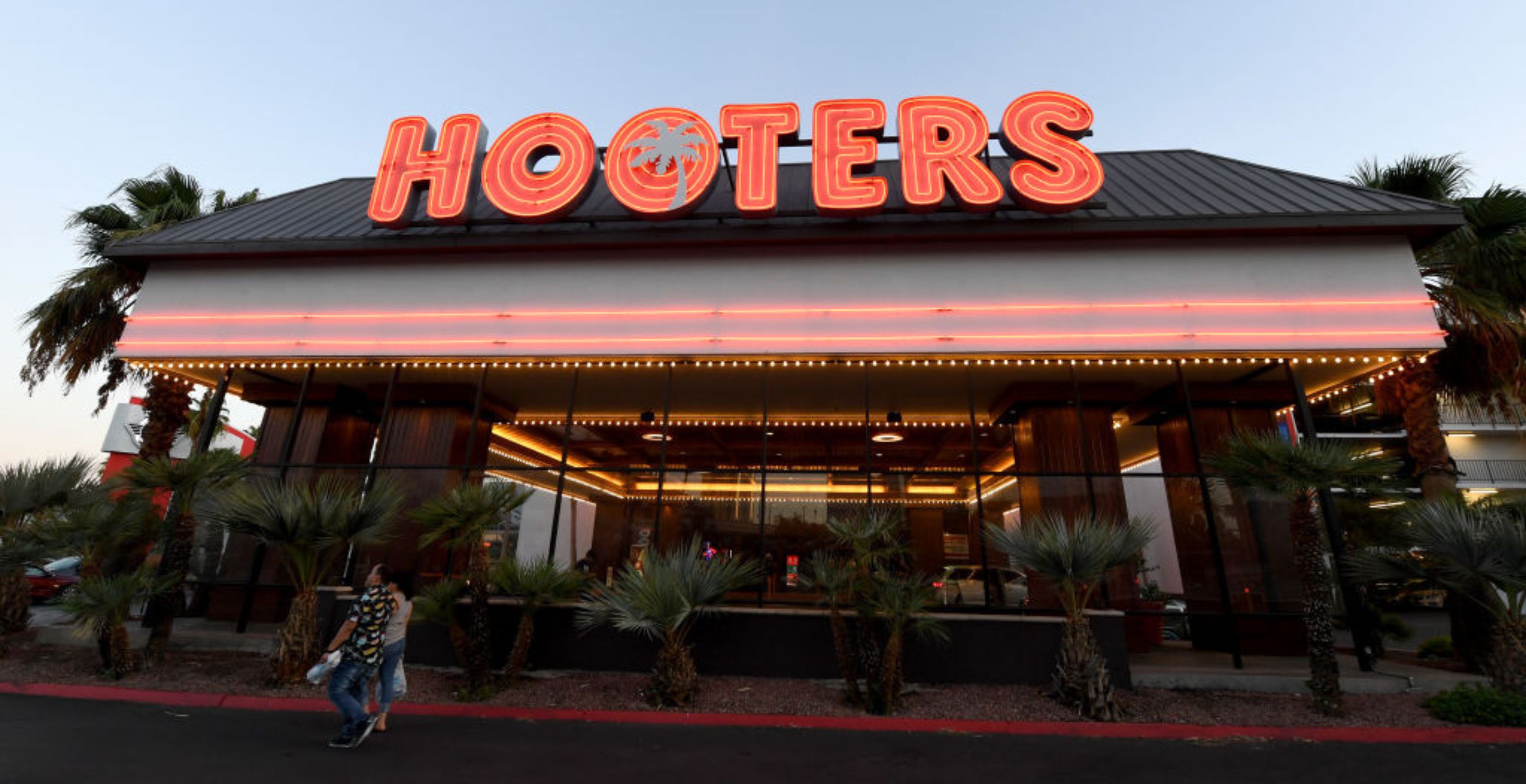Hooters Closes Down Multiple Restaurants Amid Inflation Crisis Complete List Of Affected Locations