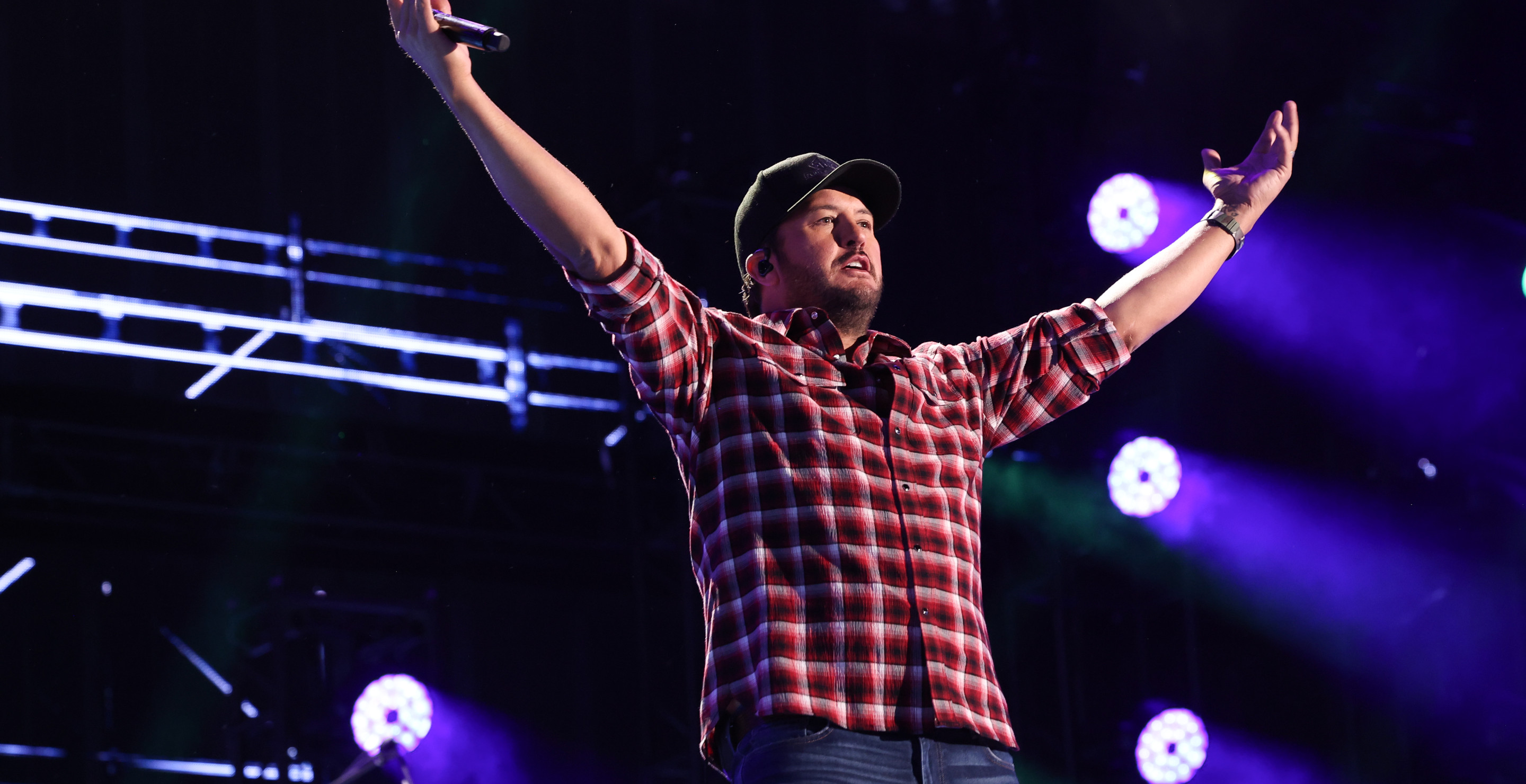 Luke Bryan's Bar Cleared Of Any Wrongdoing In Riley Strain Case