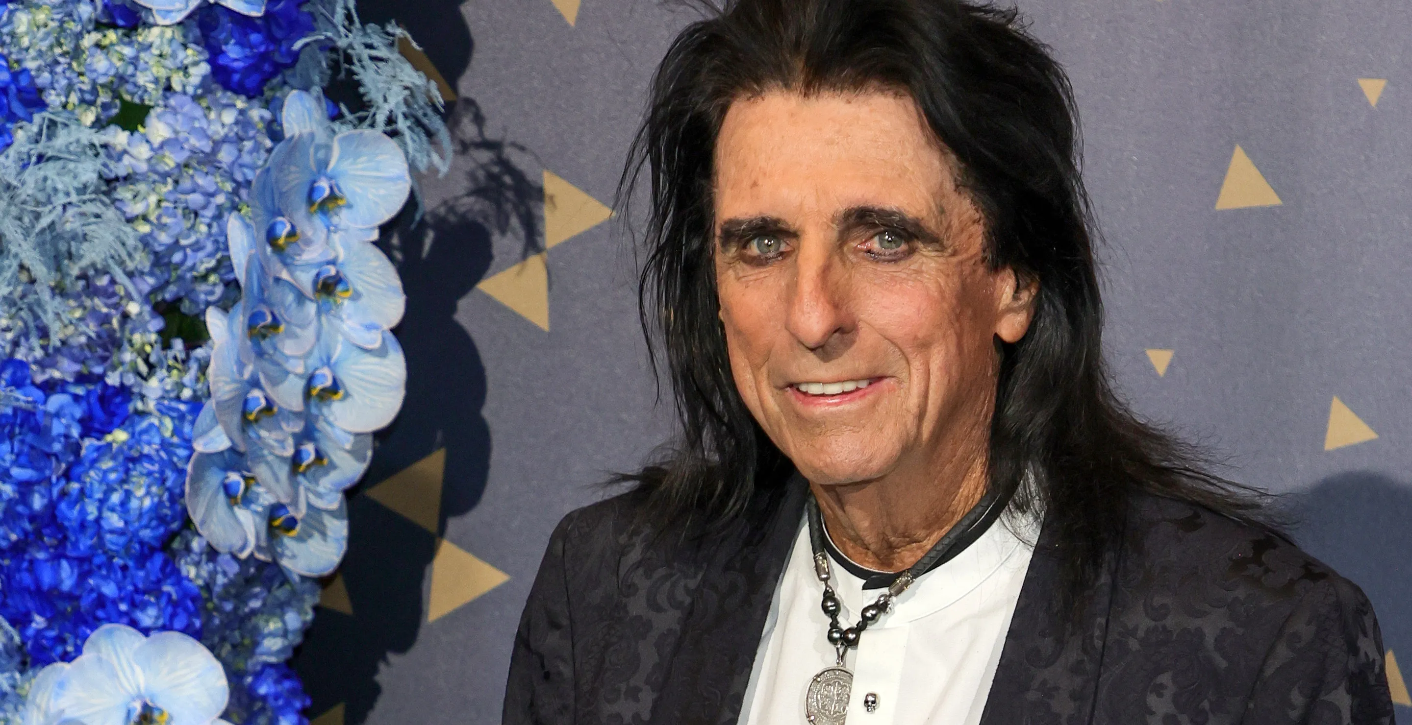 “RIP Alice” Trends on Twitter, And Alice Cooper Fans Are Having A Meltdown
