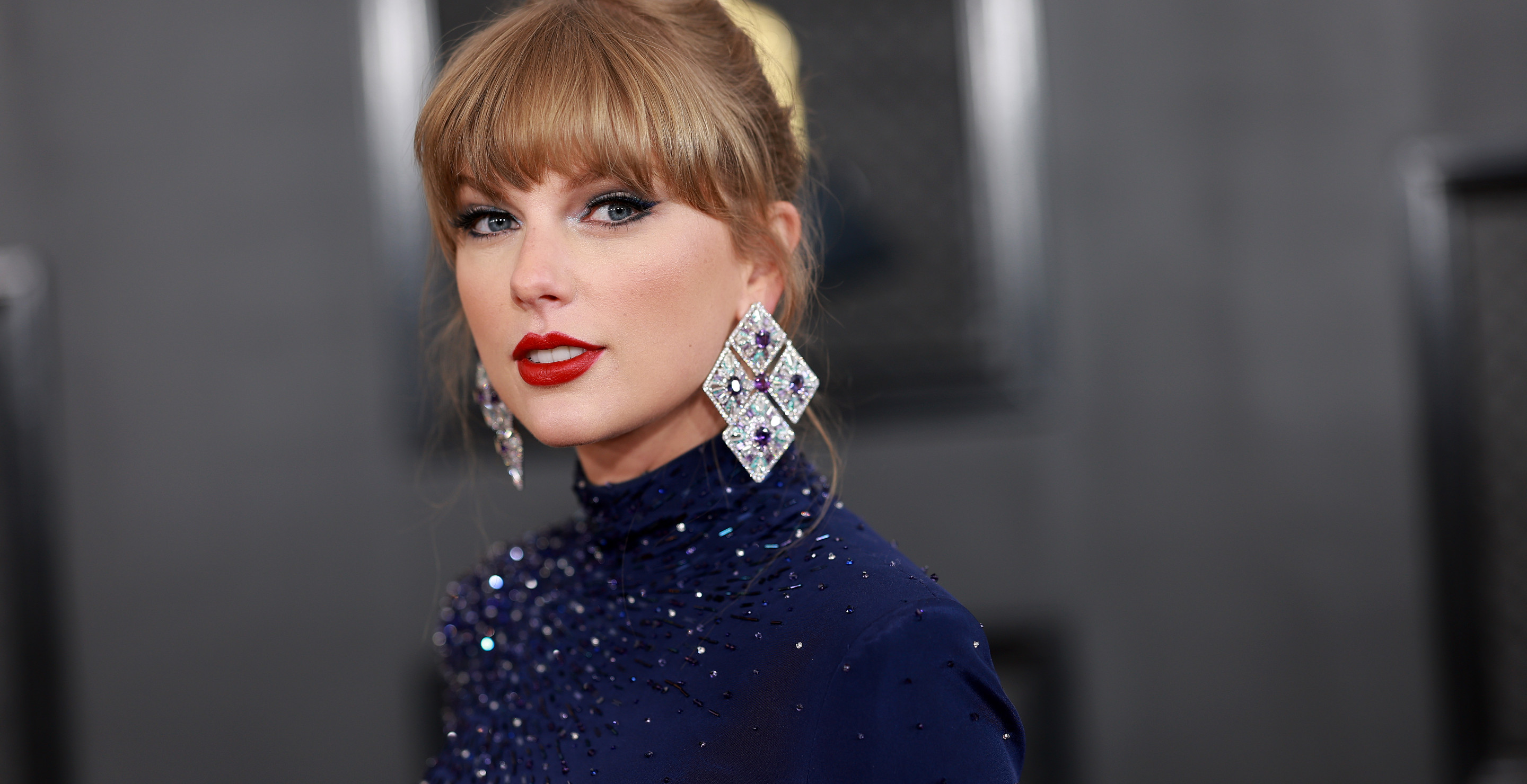 Taylor Swift's NYC Apartment Catches Fire But Singer Sprang Into Action