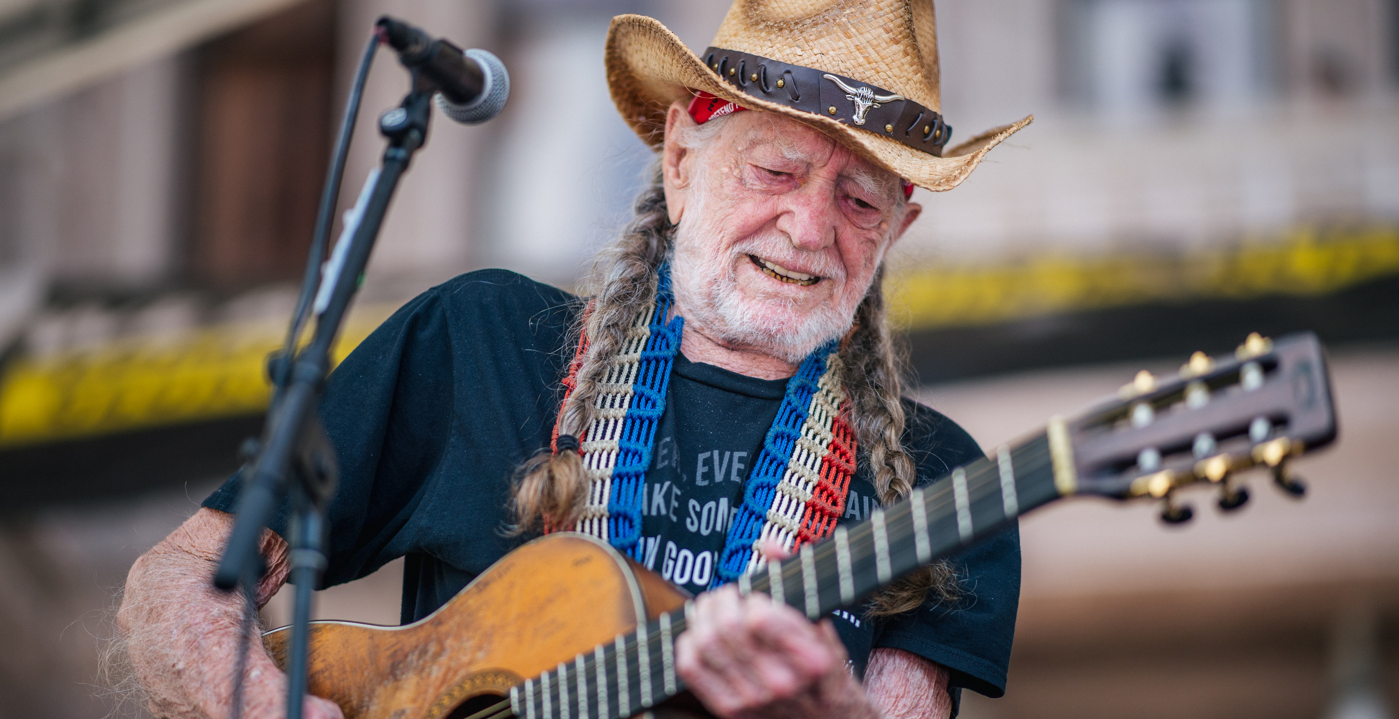 Willie Nelson fans are concerned after the singer cancels another concert due to illness