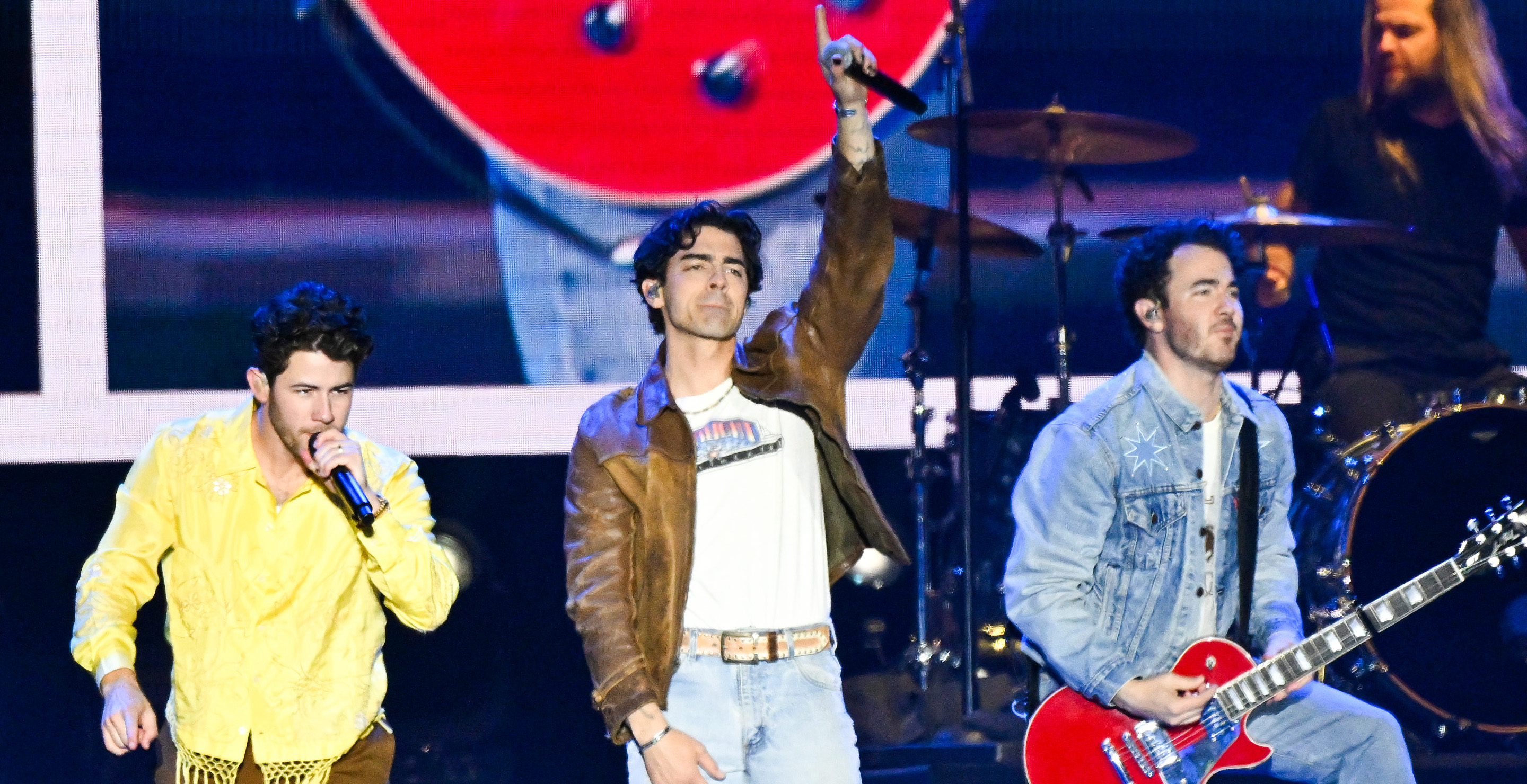 The Jonas Brothers Flops Garth Brooks Classic at Calgary Stampede