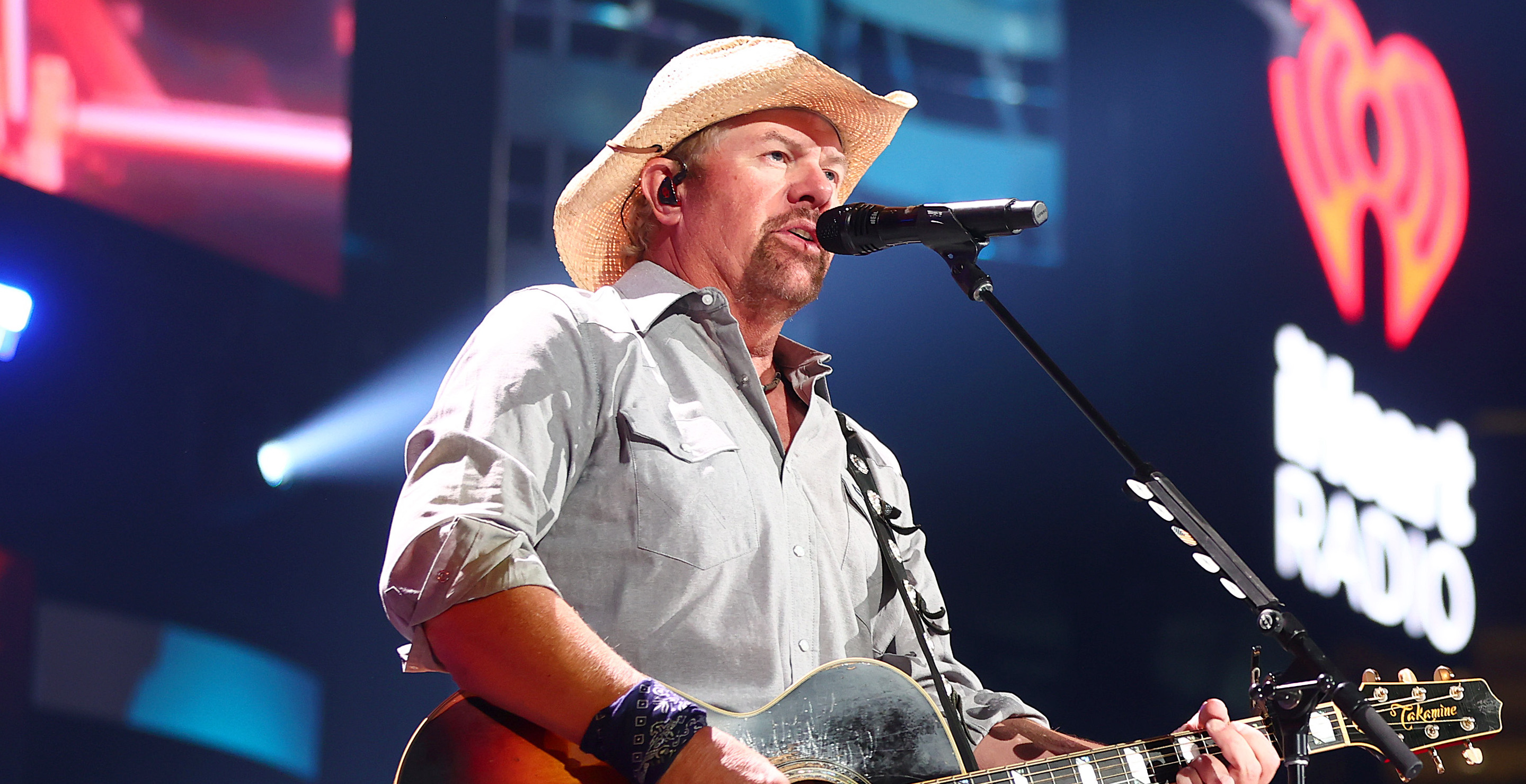 Toby Keith’s hometown and fans pay tribute to the late singer on July 4th