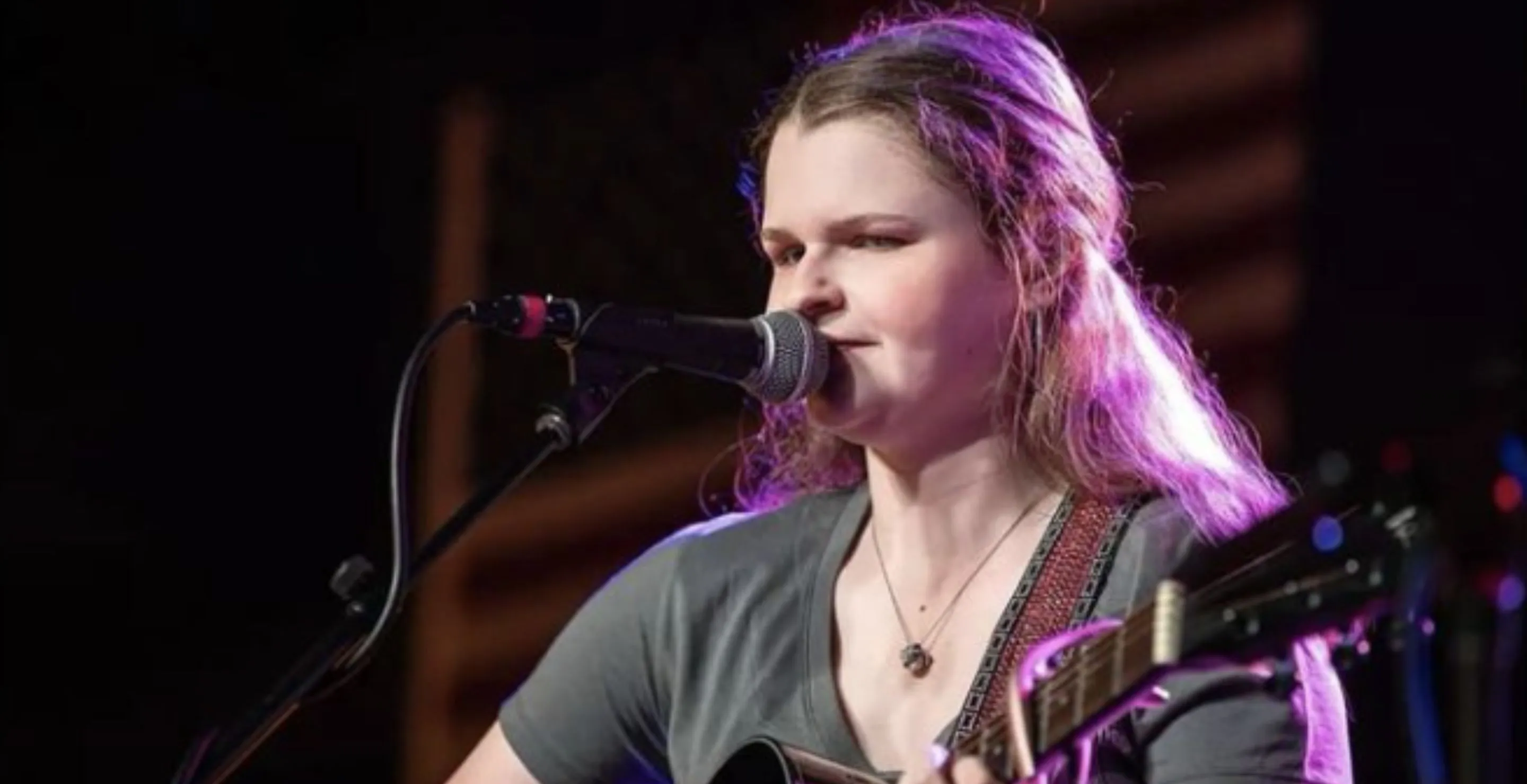 Watch this blind singer live out her dreams during a performance at the Grand Ole Opry