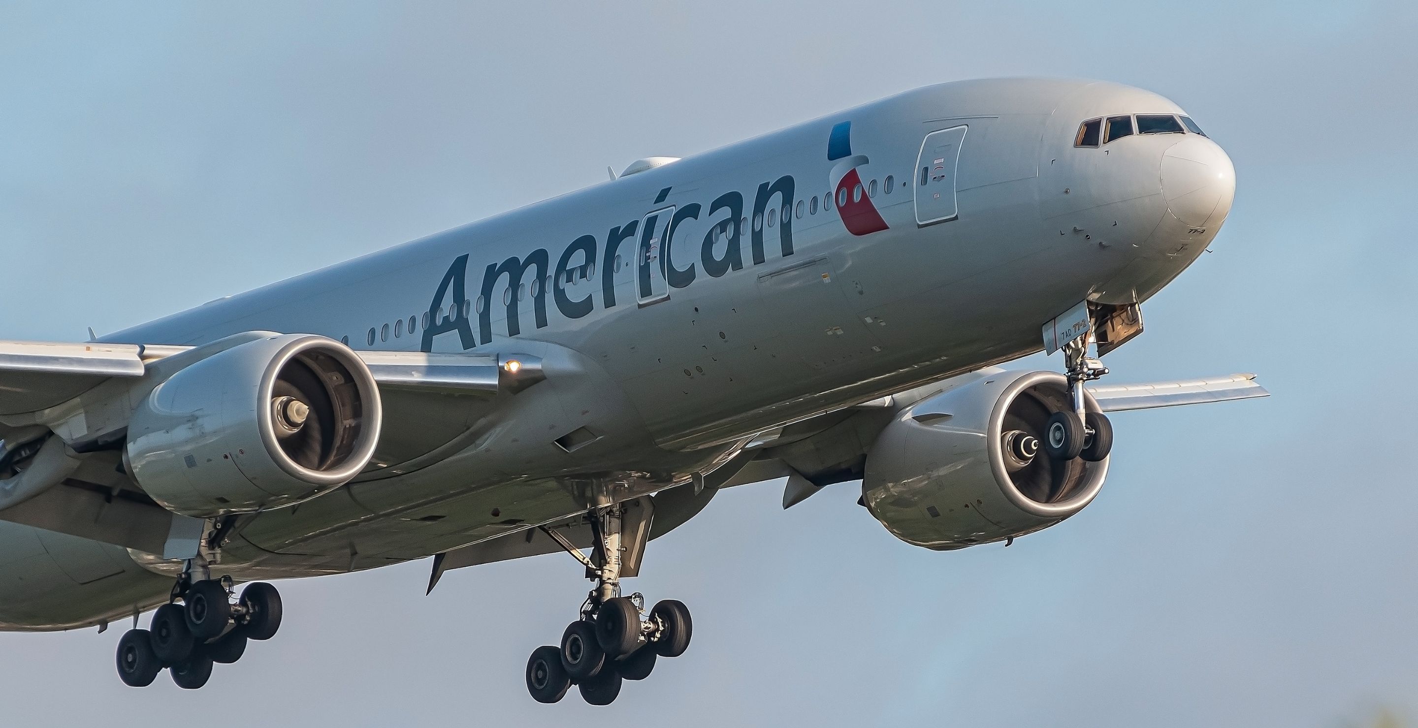 American Airlines rescues passenger with bloody head