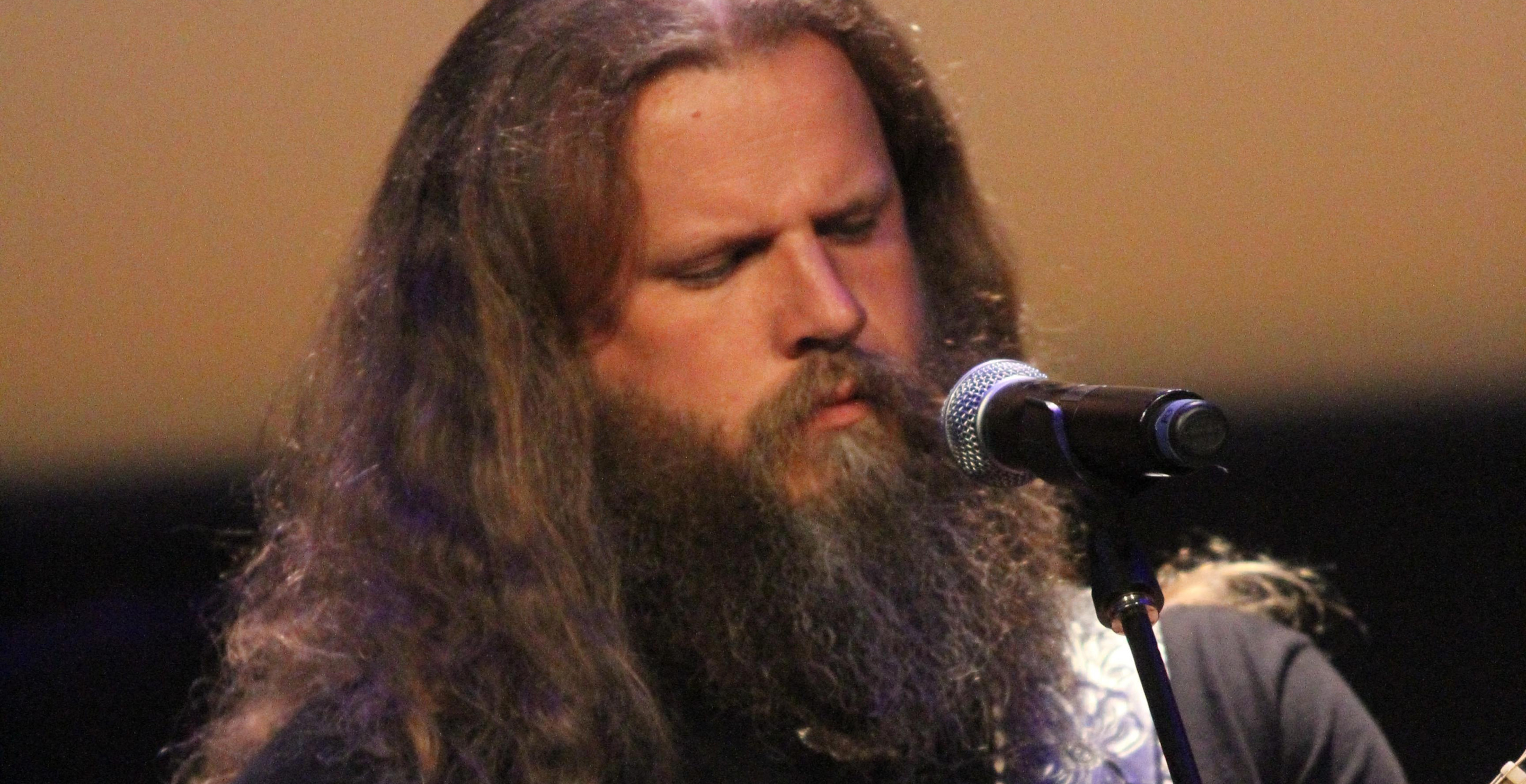 Jamey Johnson Gets Candid About Sobriety Struggles And Substance Abuse