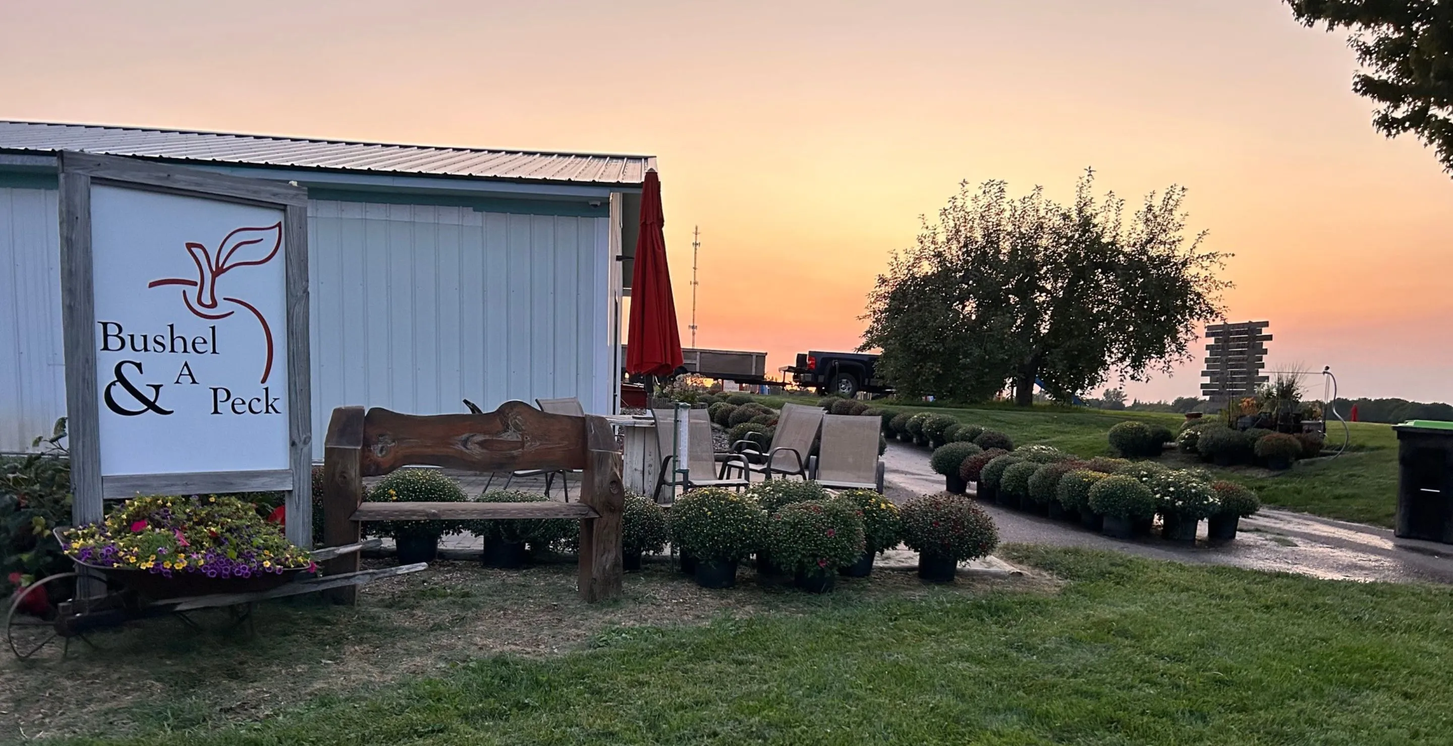 More Than 25 People Injured After Wagon Tips Over At Apple Orchid In Wisconsin