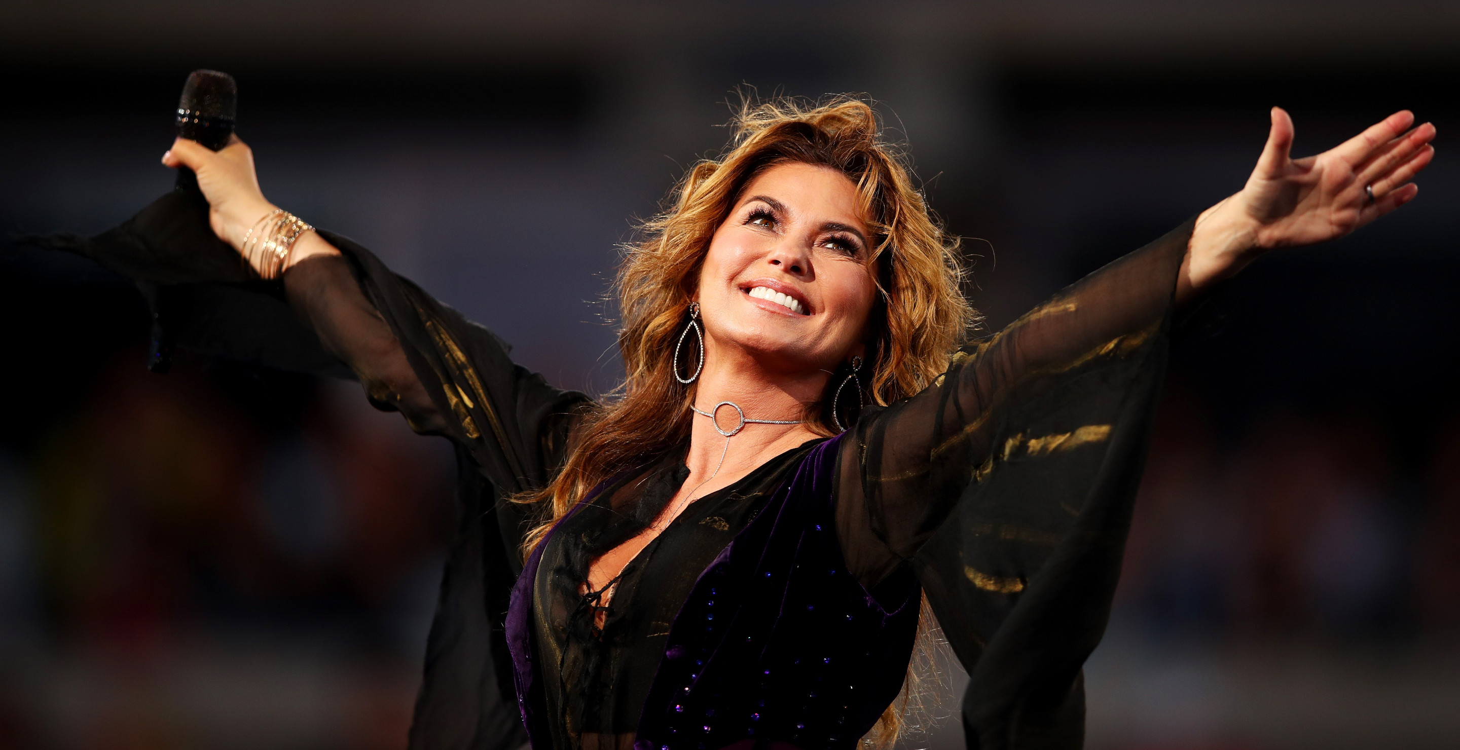 Shania Twain Reveals She Battles Crippling Stage Fright