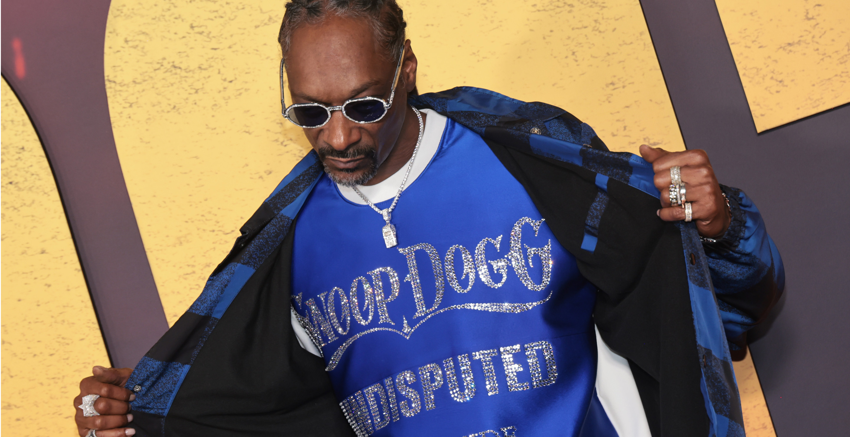 'The Voice' Fans Are Going Wild Over Snoop Dogg Giving Country Singer Death Row Chain