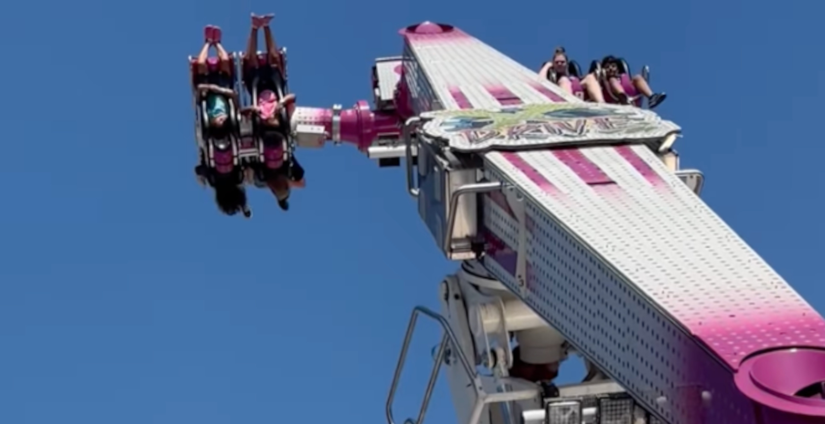 Arkansas Mom Panics After Fair Ride Left Her Children Dangling Upside Down For 15 Minutes