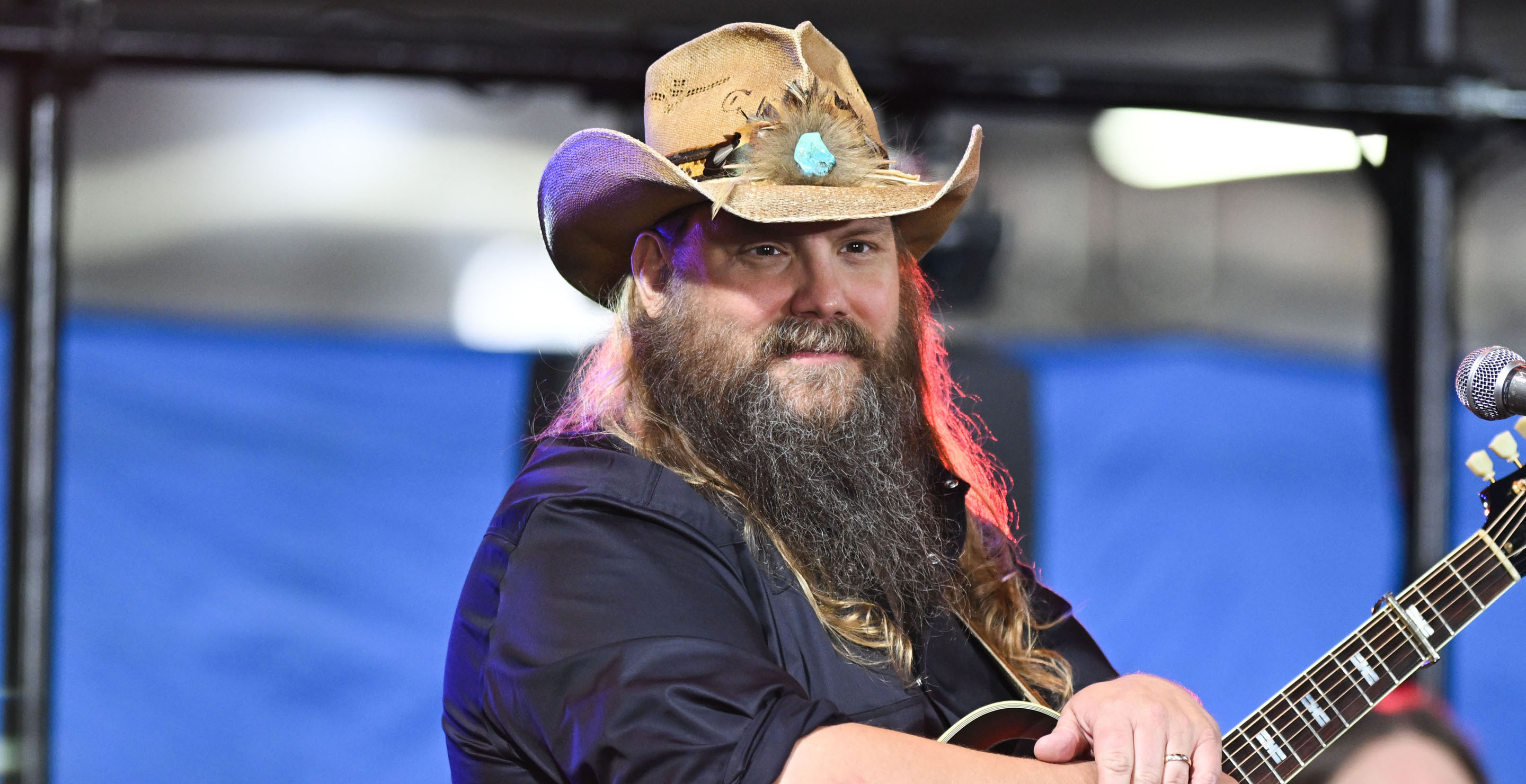 Chris Stapleton Reveals What It's Like to Speak With Dolly Parton