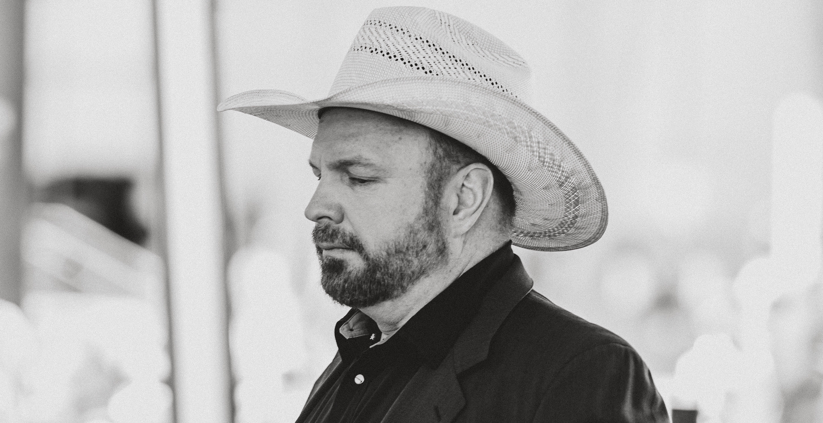 Garth Brooks Reportedly Dealing With Health Issues Amidst Lawsuit