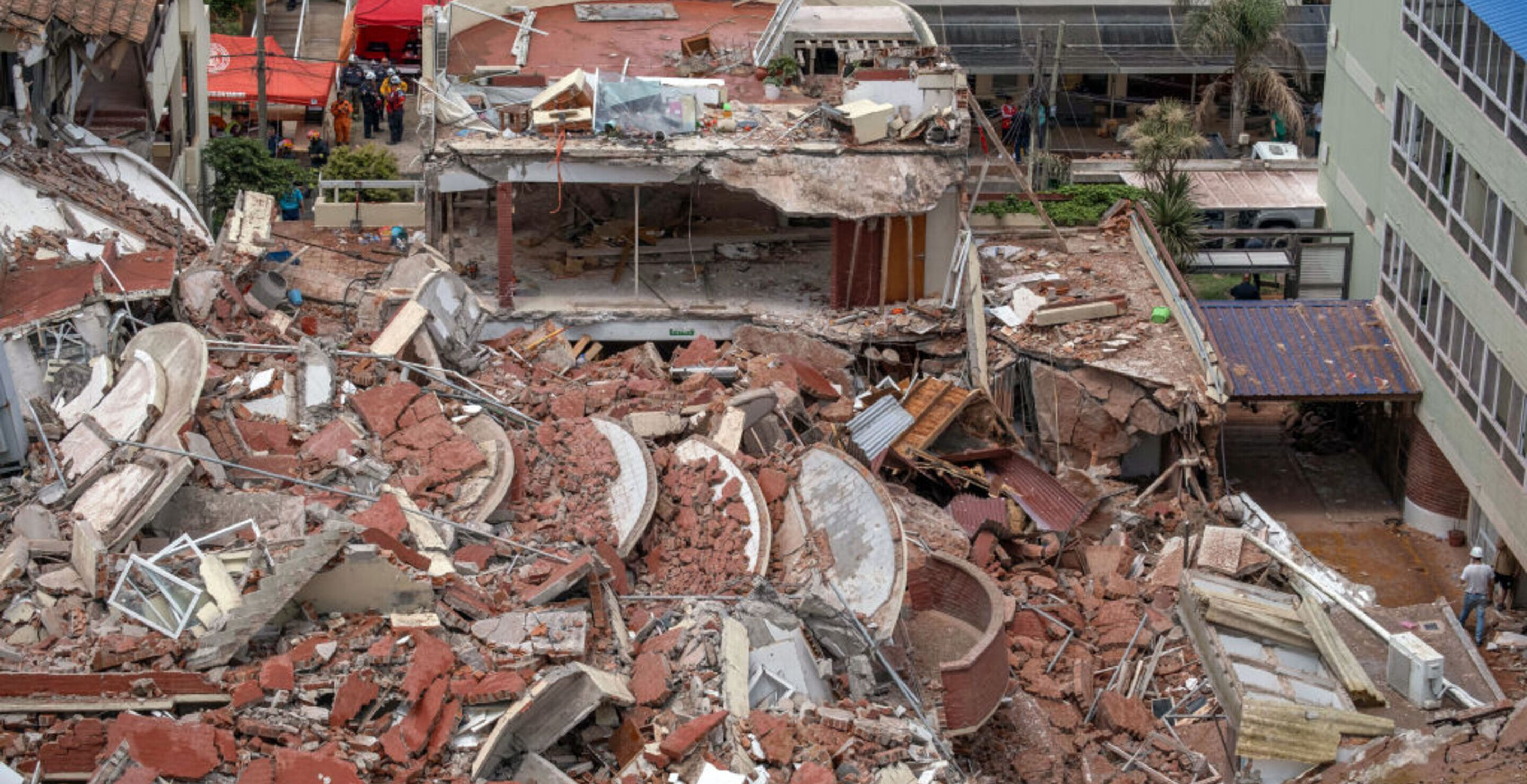 Argentina hotel collapses