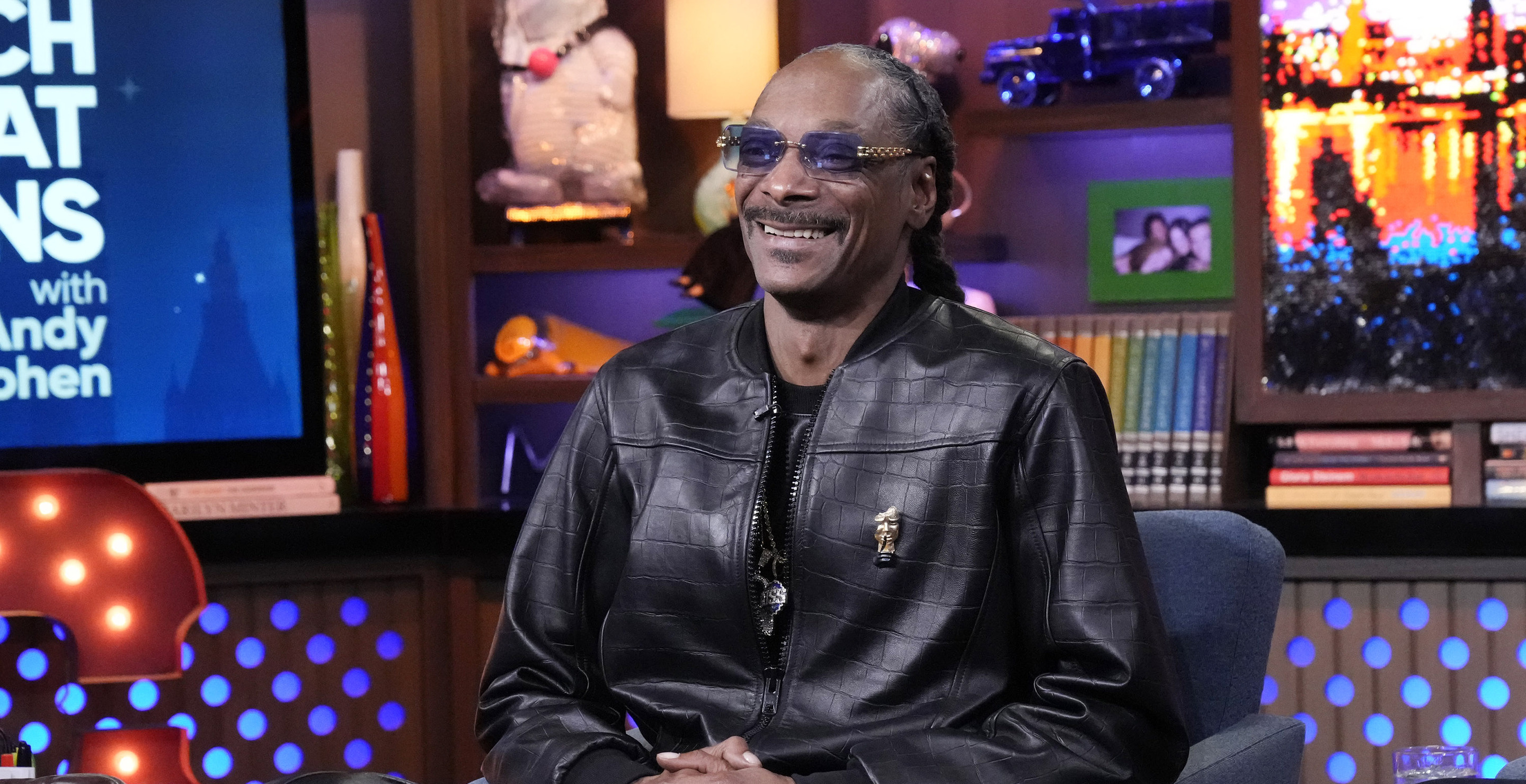 Snoop Dogg Hired A Person To Make Sure His Guests Don't Get Too High When They Smoke