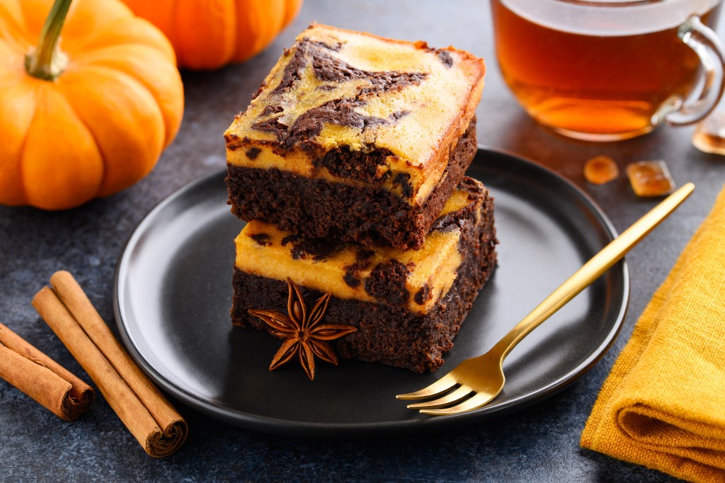 fall-inspired treats pumpkin brownies 