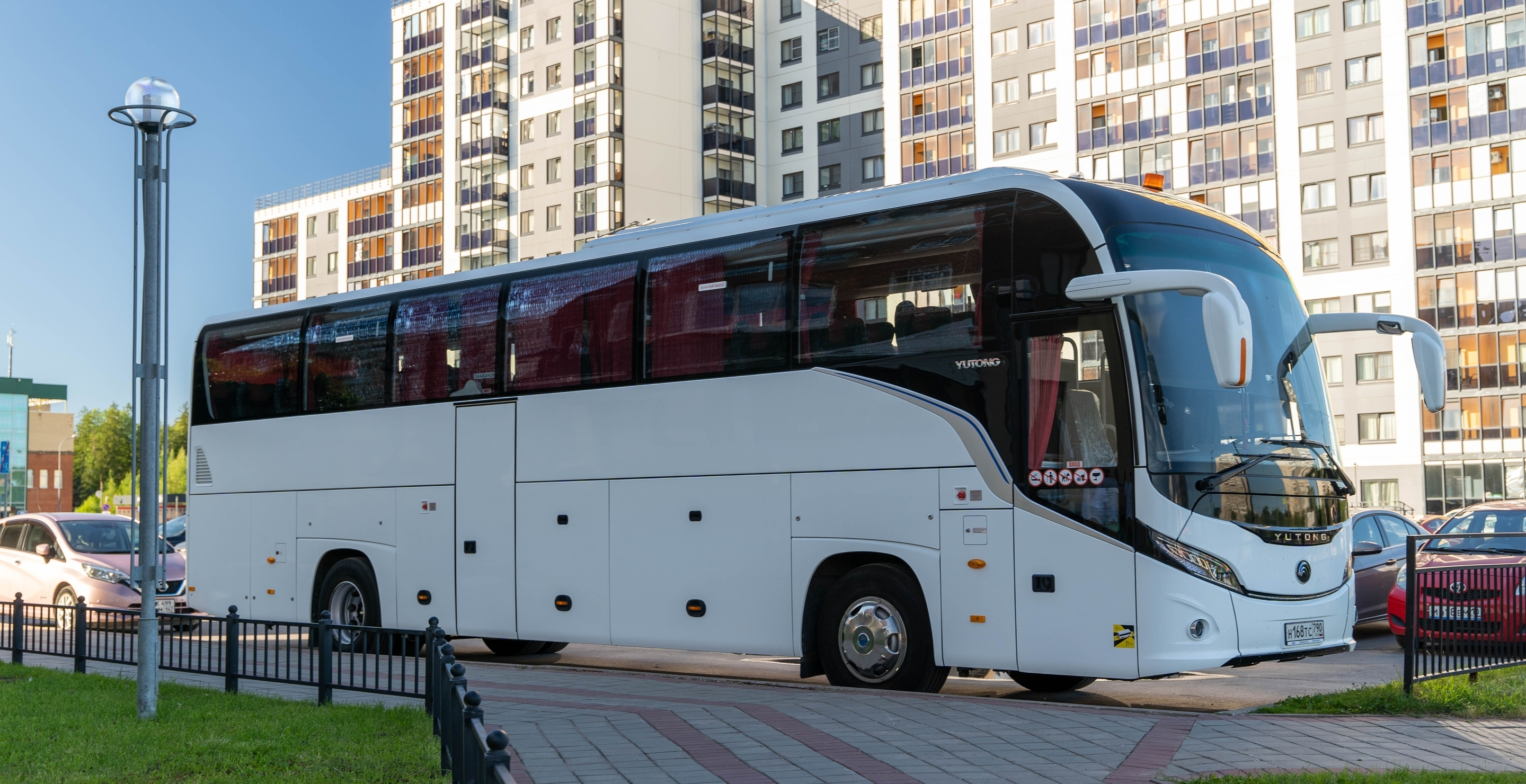 Passengers Spring Into Action To Stop Bus From Crashing After Driver Has A Seizure