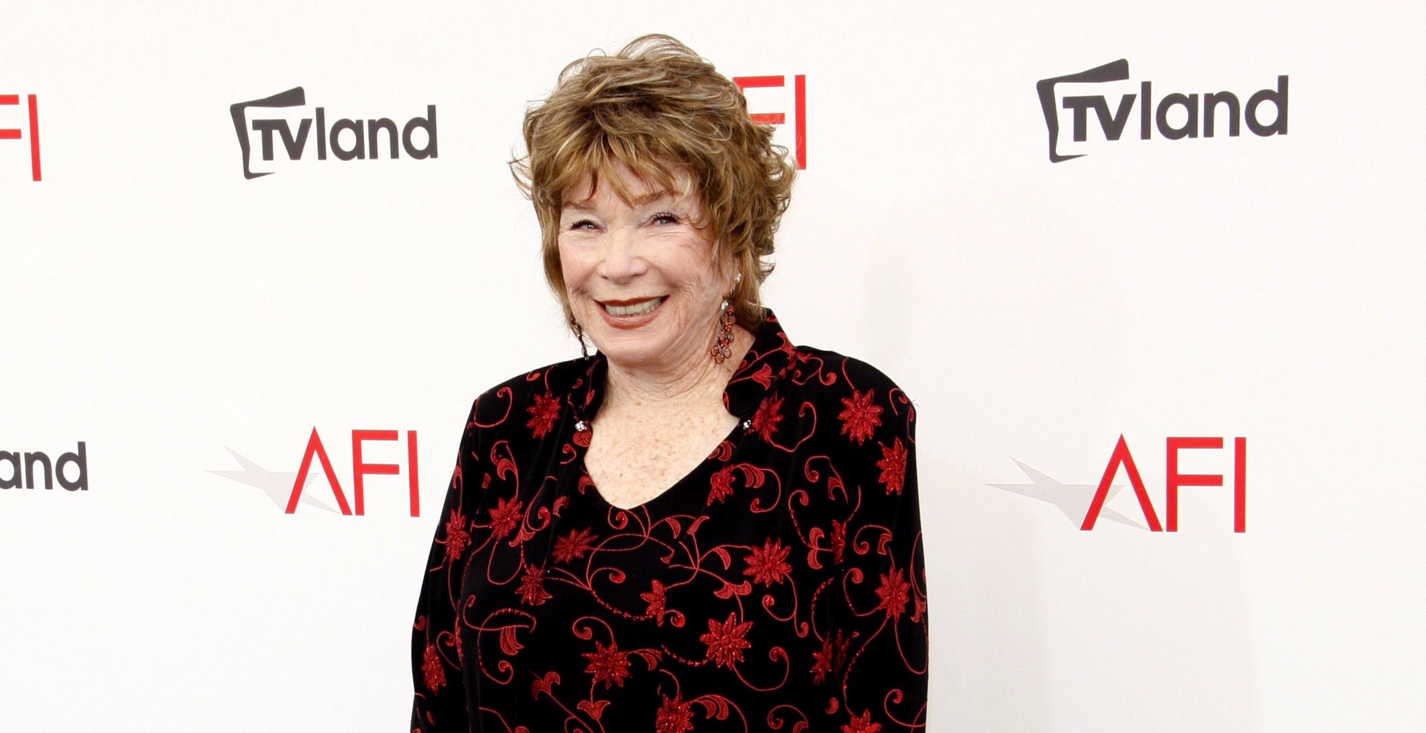 Shirley macLaine describes odd chore Elizabeth taylor liked to do