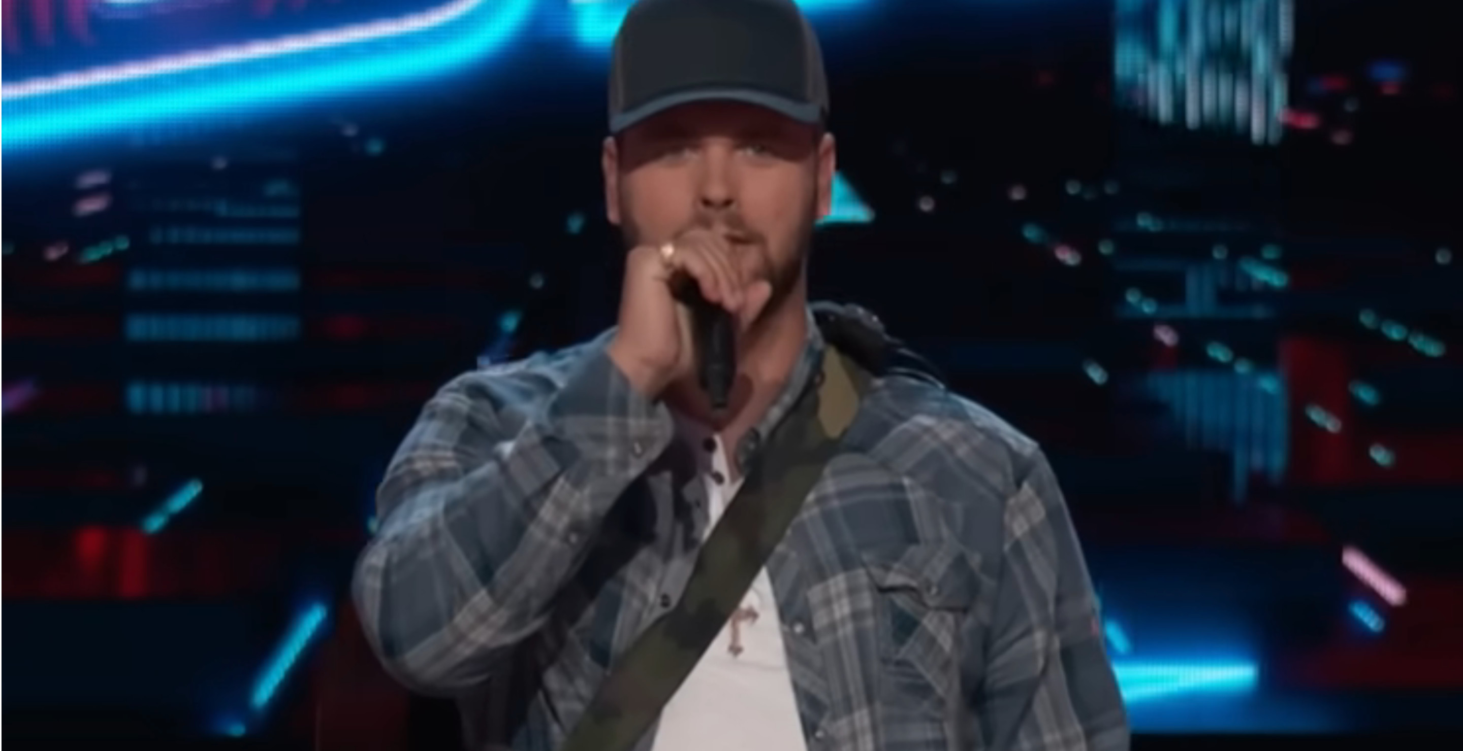 Country Singer Breaks Silence After Cryptically Leaving 'The Voice'