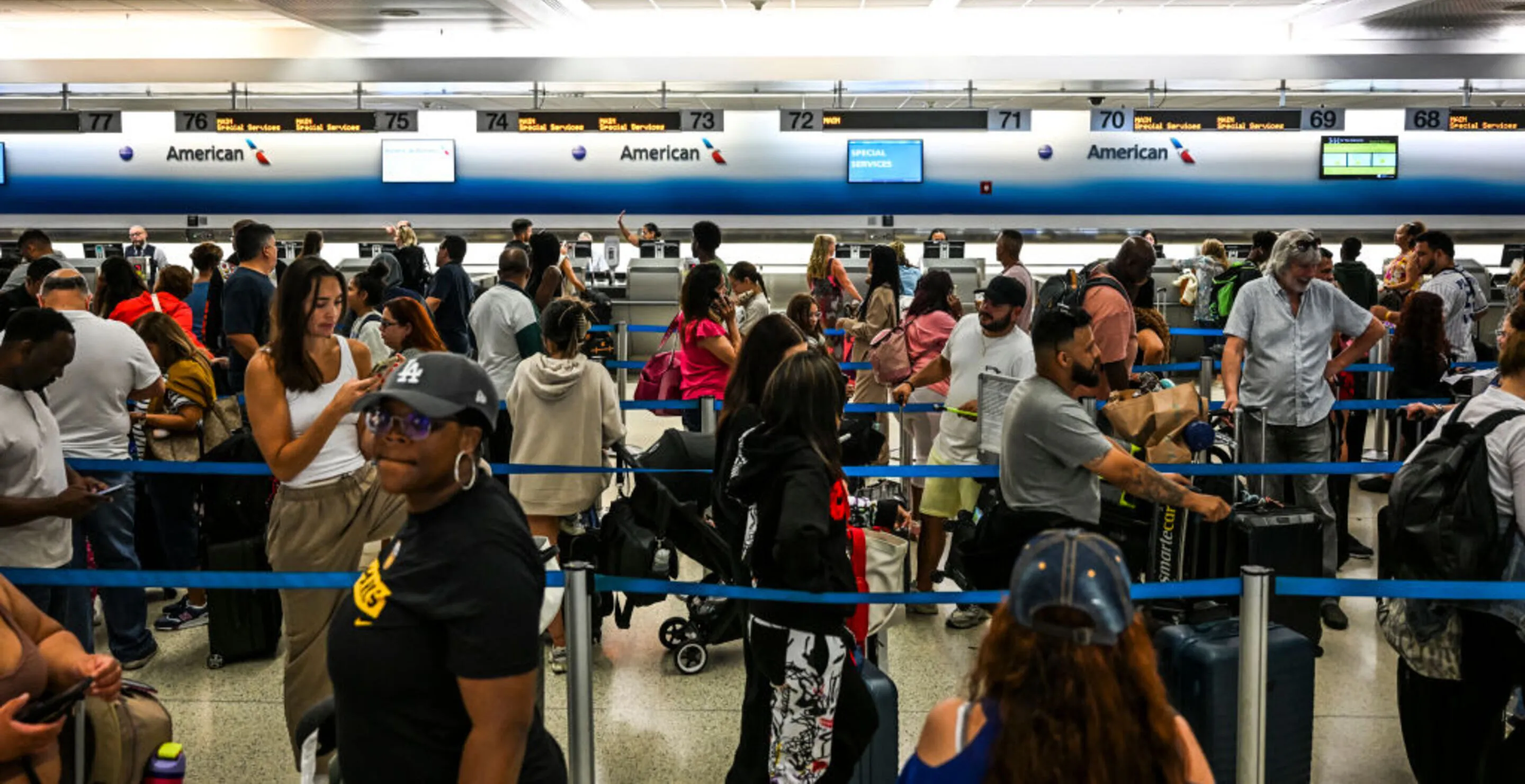 Crazy Moment A Woman Gave Birth At Florida Airport