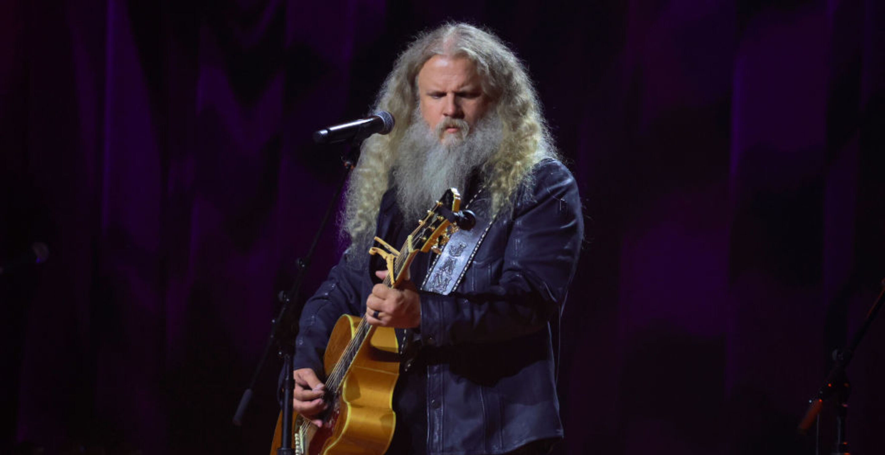 Jamey Johnson Gets Brutally Honest About Alcohol Addiction