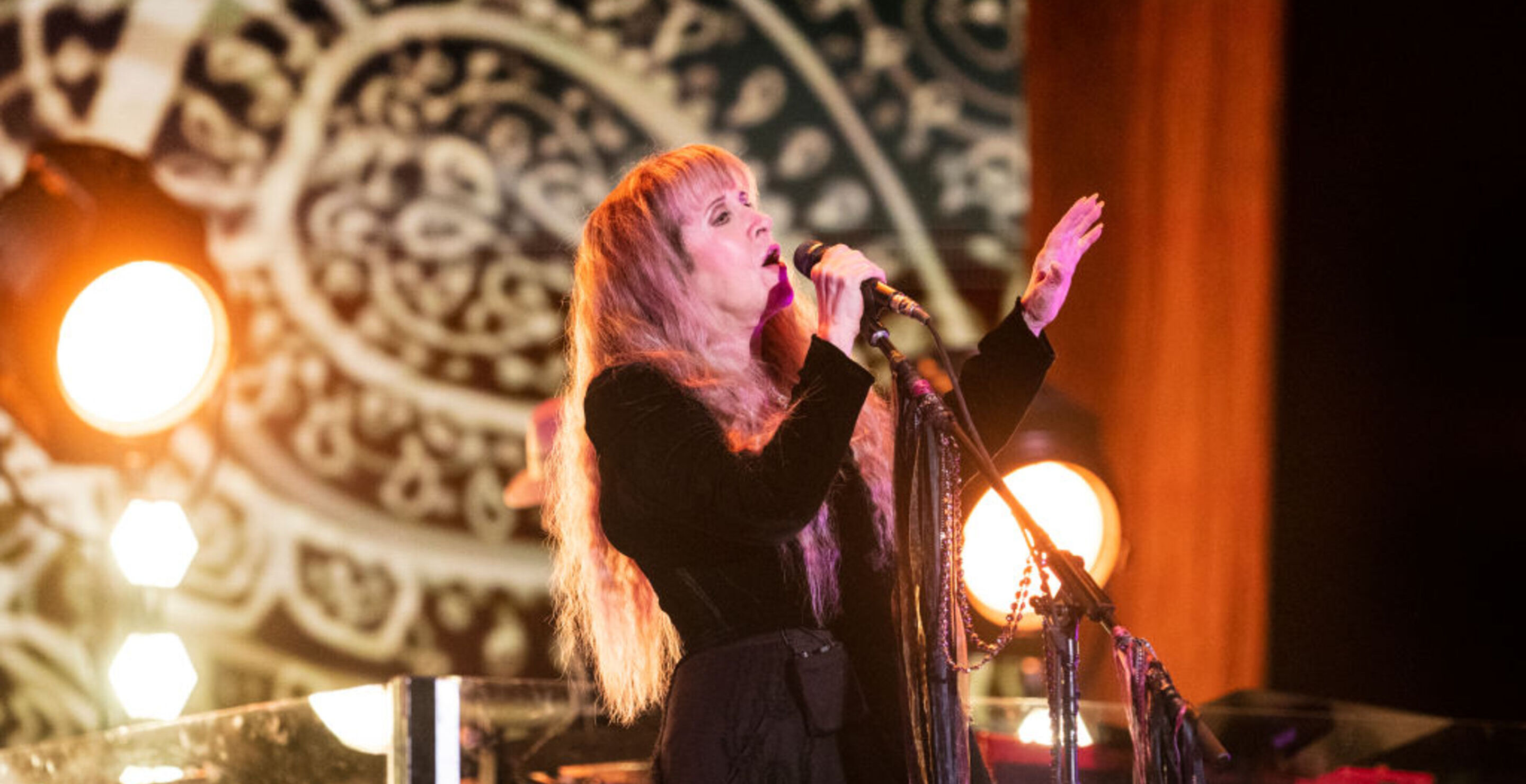 The Fleetwood Mac Song That Stevie Nicks Refuses To Play Live Because It's Too Emotional