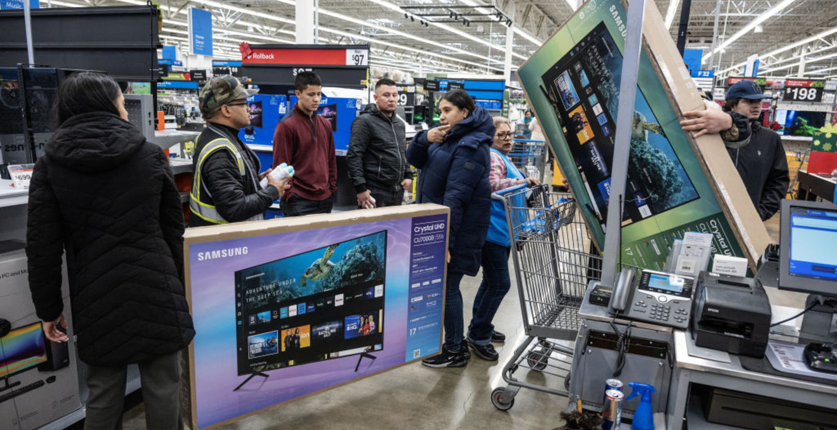 Watch Huge Brawl Breaks Out Over Walmart TVs