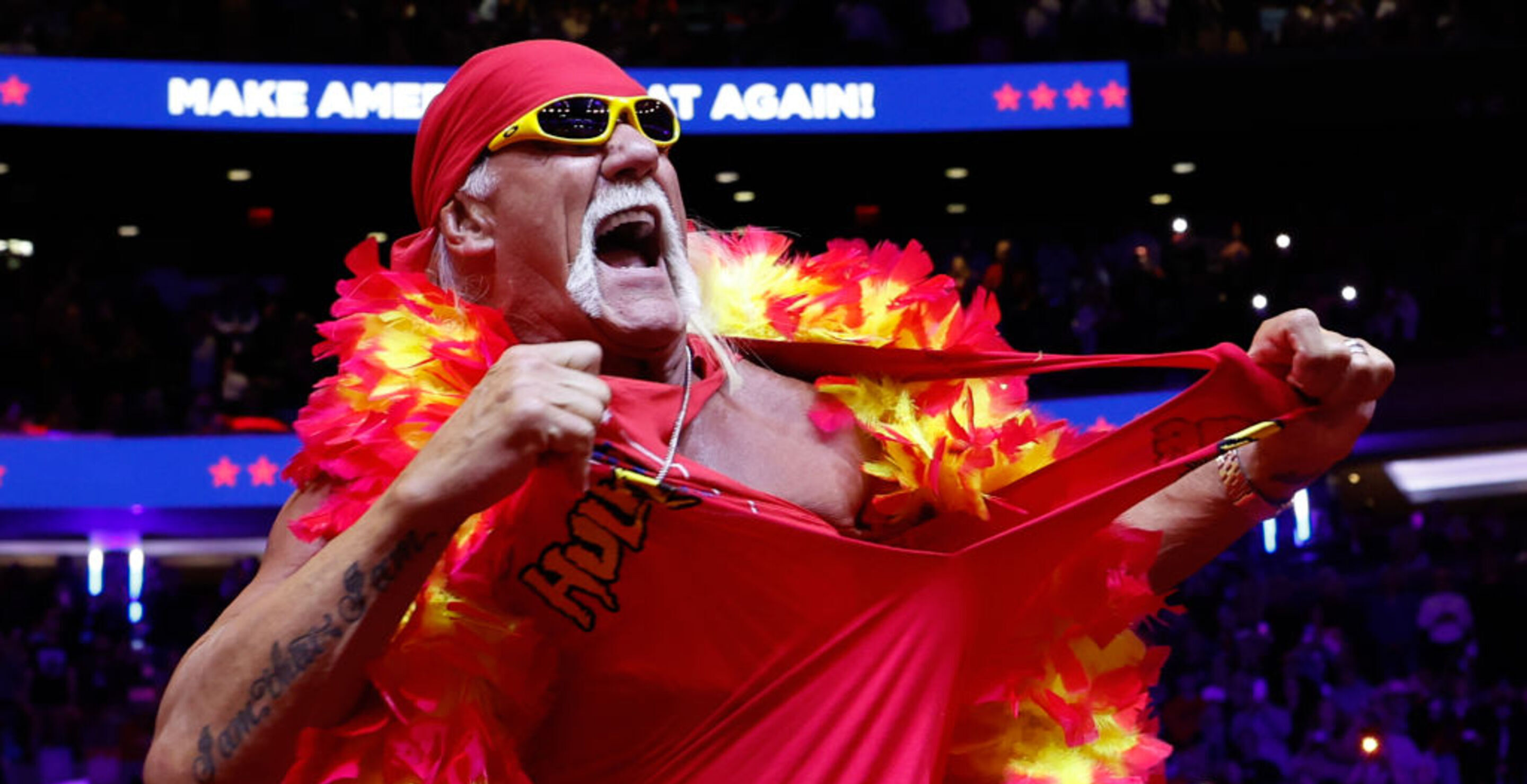 Watch The Moment Hulk Hogan Surprised Fans At Alabama Grocery Store With Real American Beer