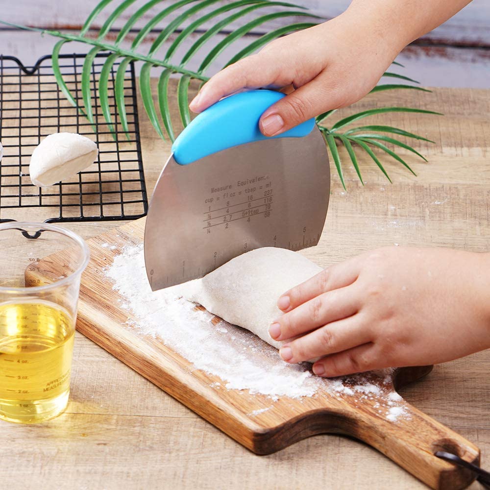 Dough Scraper Cutter Pastry Pizza Cutter Stainless Steel Tool with Scale  Ruler, Kitchen Tool for Baking Cookie Dough Vegetable Bread