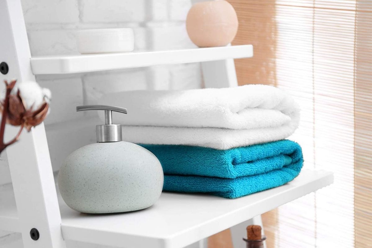 https://www.wideopencountry.com/wp-content/uploads/sites/4/eats/2021/03/hand-towels-for-bathroom-FI.jpg?fit=1056%2C704