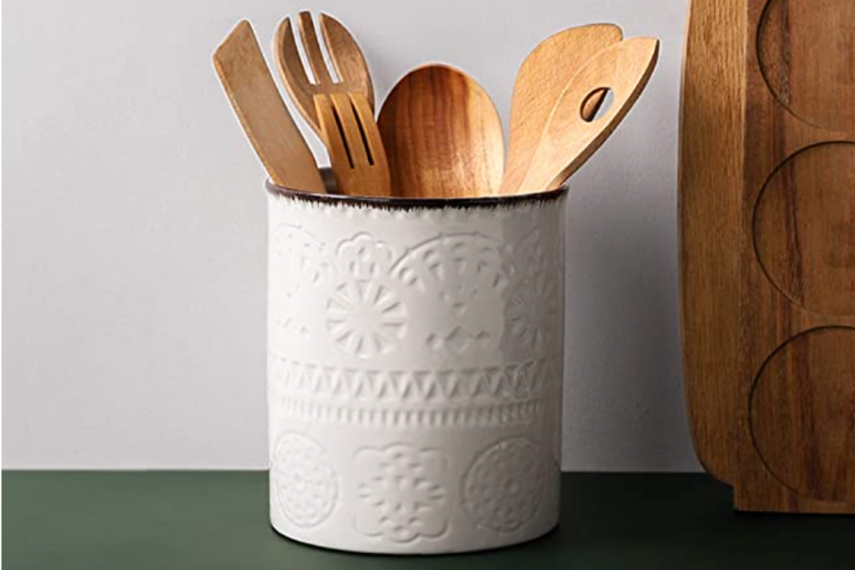 https://www.wideopencountry.com/wp-content/uploads/sites/4/eats/2021/05/kitchen-utensil-holder-FI.png?fit=1056%2C704